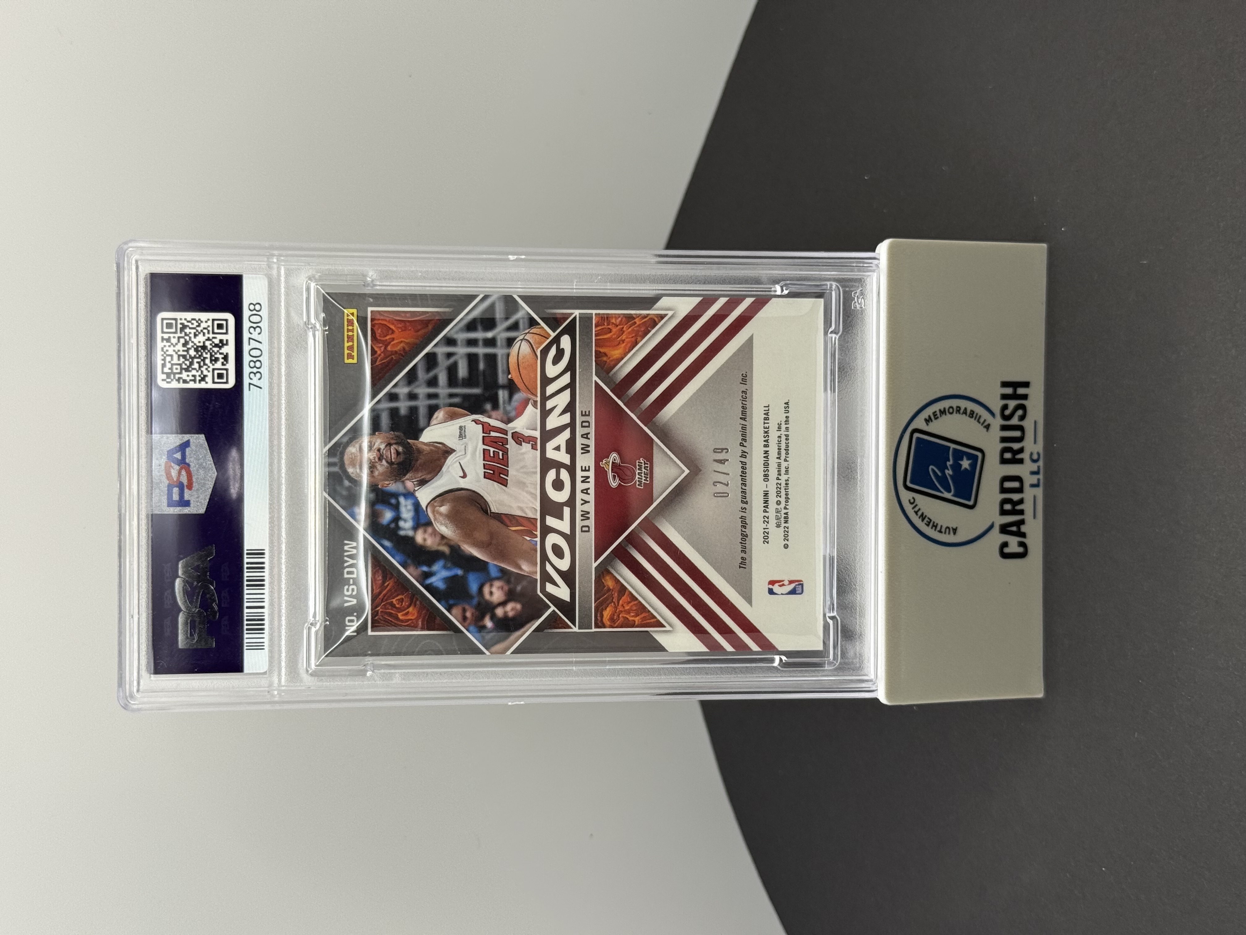 2021 Obsidian Volcanic Signatures Dwayne Wade Basketball Card