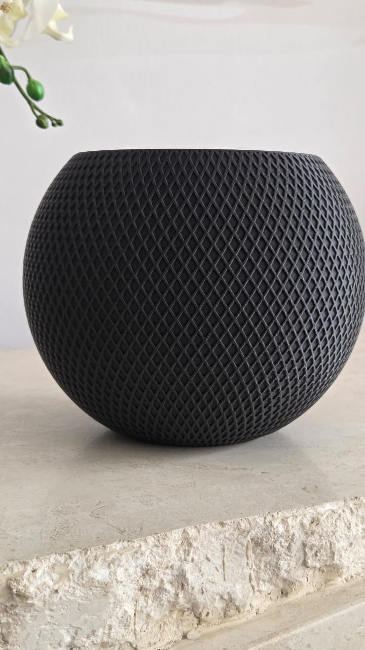 Black Textured Round Vase – 165 x 165 x 300 mm