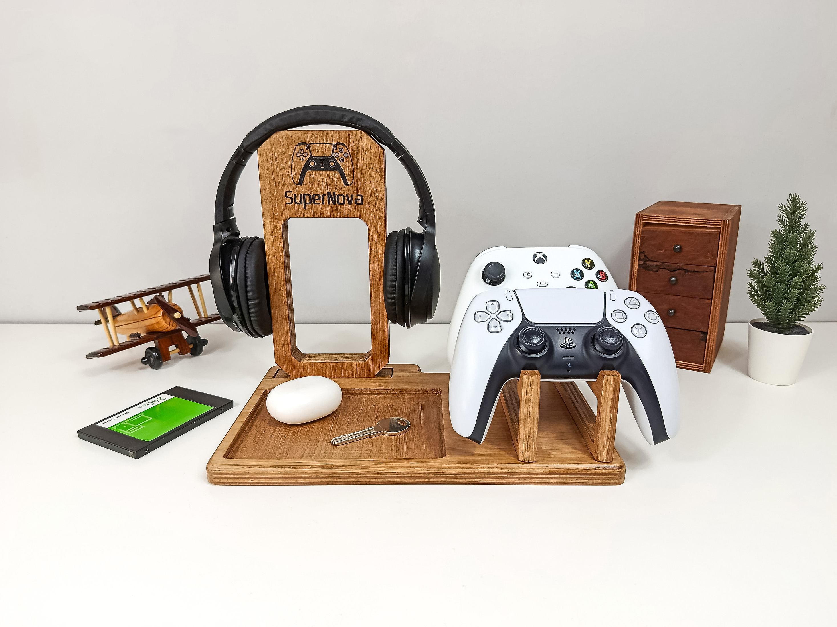 Personalized Controller Stand, Headphone Holder, Boyfriend Birthday Gift, Husband Anniversary Gift, Brother Gift from Sister, Man Gifts