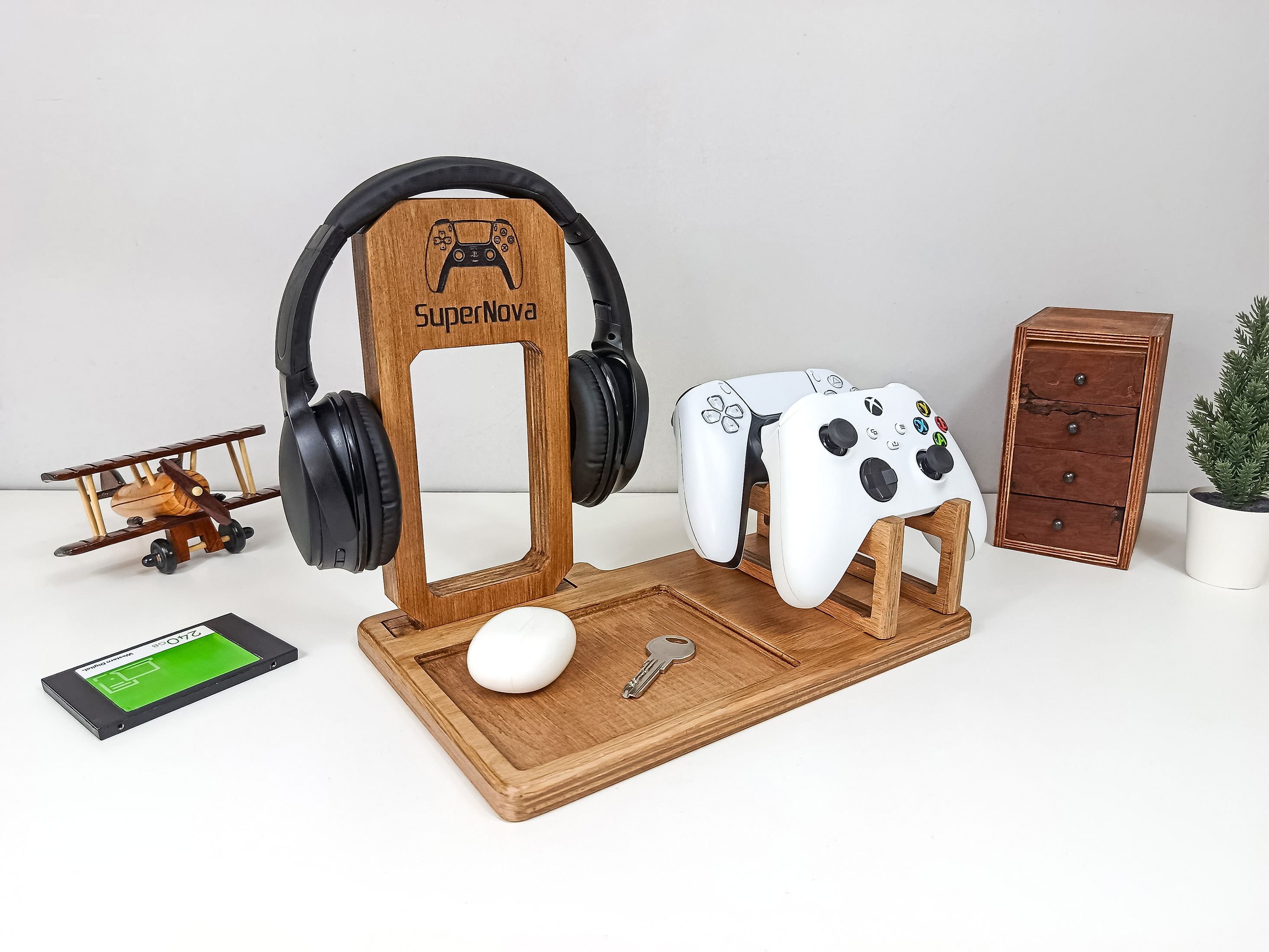 Personalized Controller Stand, Headphone Holder, Boyfriend Birthday Gift, Husband Anniversary Gift, Brother Gift from Sister, Man Gifts