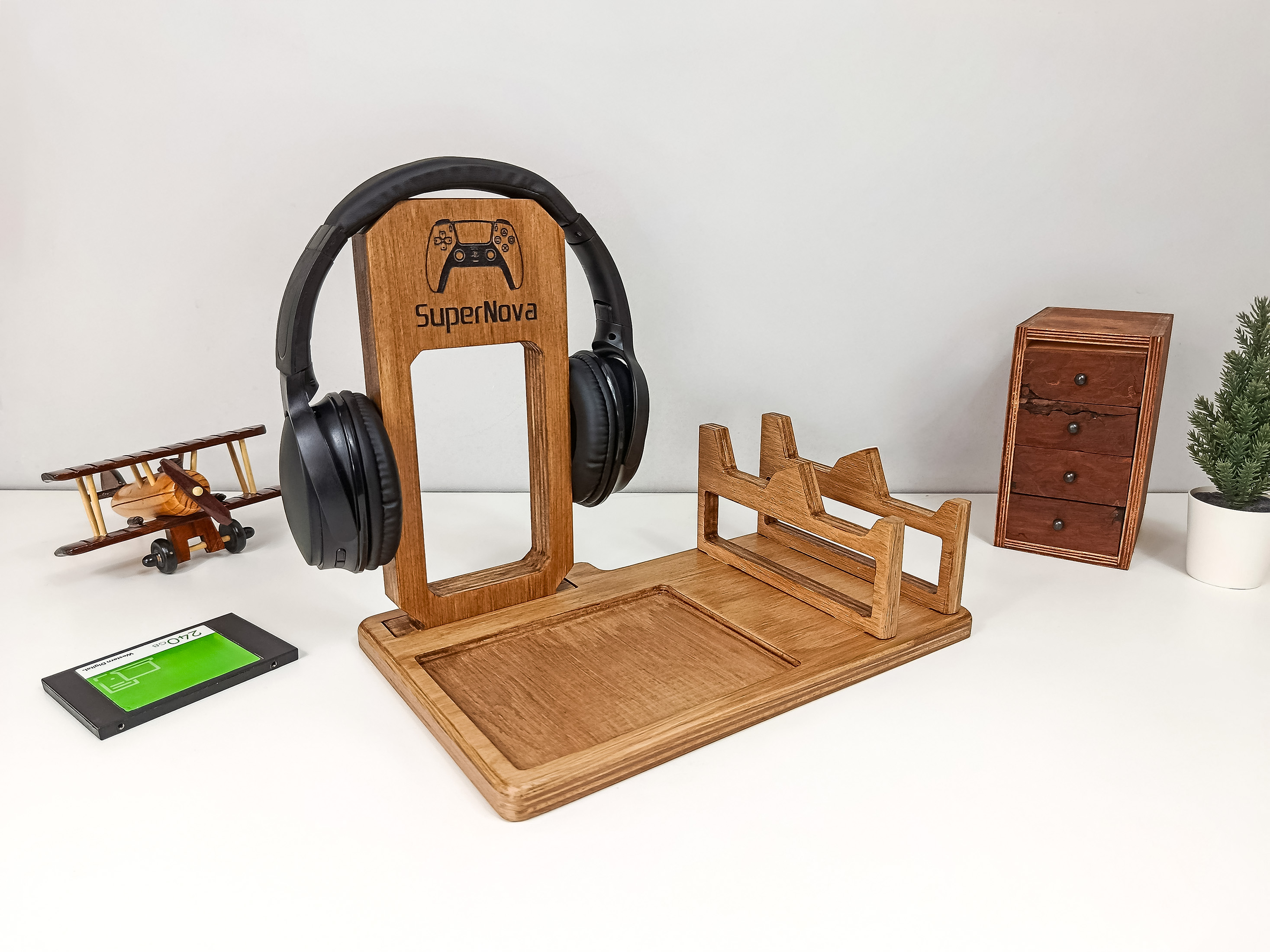 Personalized Controller Stand, Headphone Holder, Boyfriend Birthday Gift, Husband Anniversary Gift, Brother Gift from Sister, Man Gifts