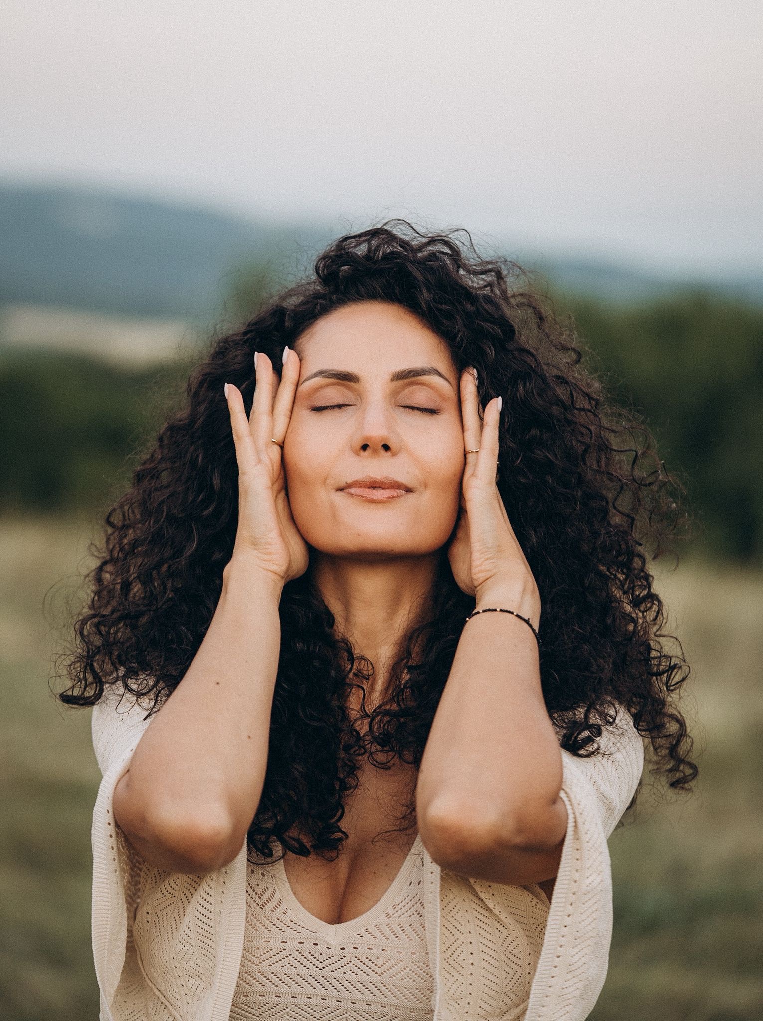 Индивидуални уроци йога за лице – 10 сесии + бонус безплатна консултация