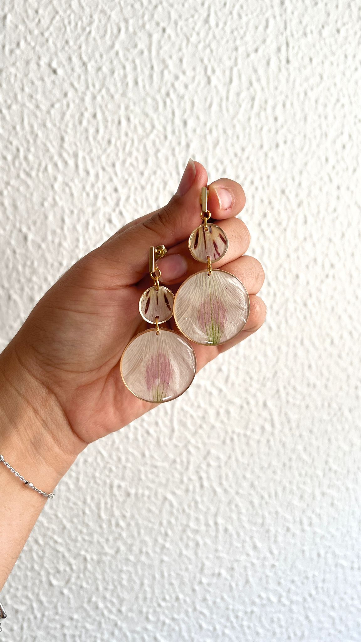 Lush - Astromelias Blancas