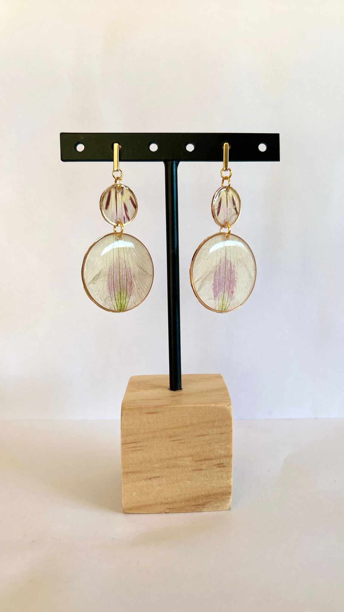 Lush - Astromelias Blancas