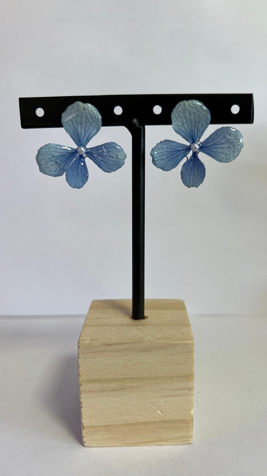 Pretty - Hortensia azul con perla 