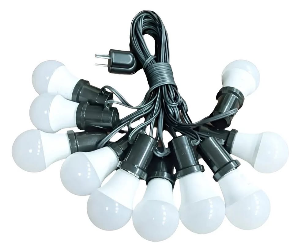Guirnalda 10 Mtrs + 10 focos Lelong 8w