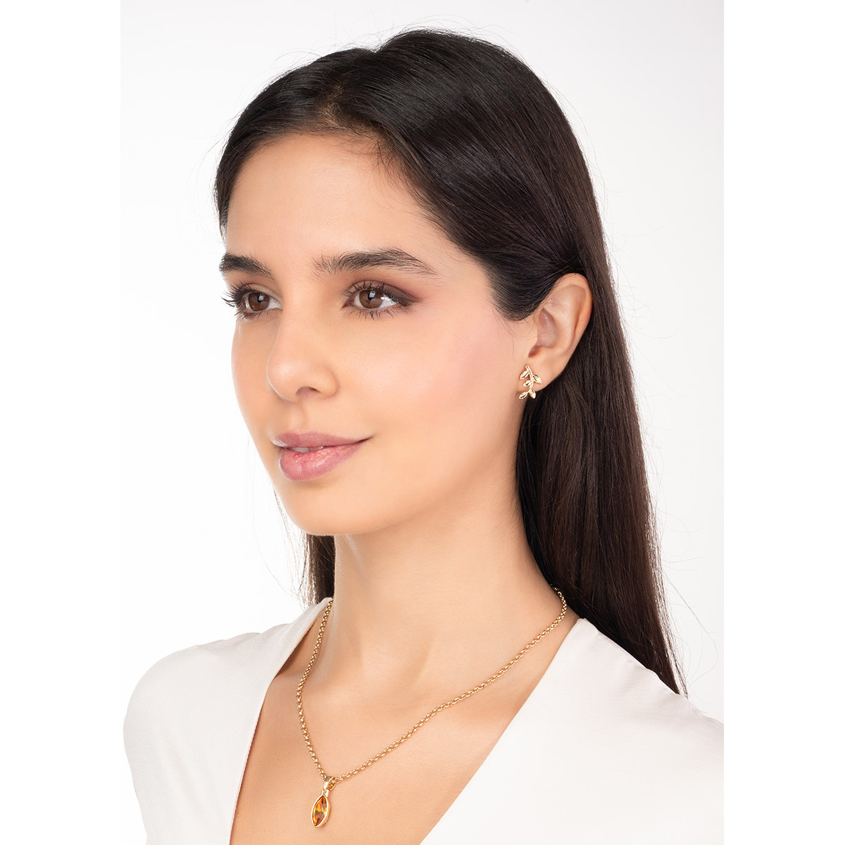 Gold plated necklace with amber tone stone pendant