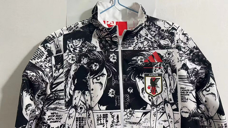 💨🧥 Japón x Adidas — viento nerfeado, orgullo buffeado