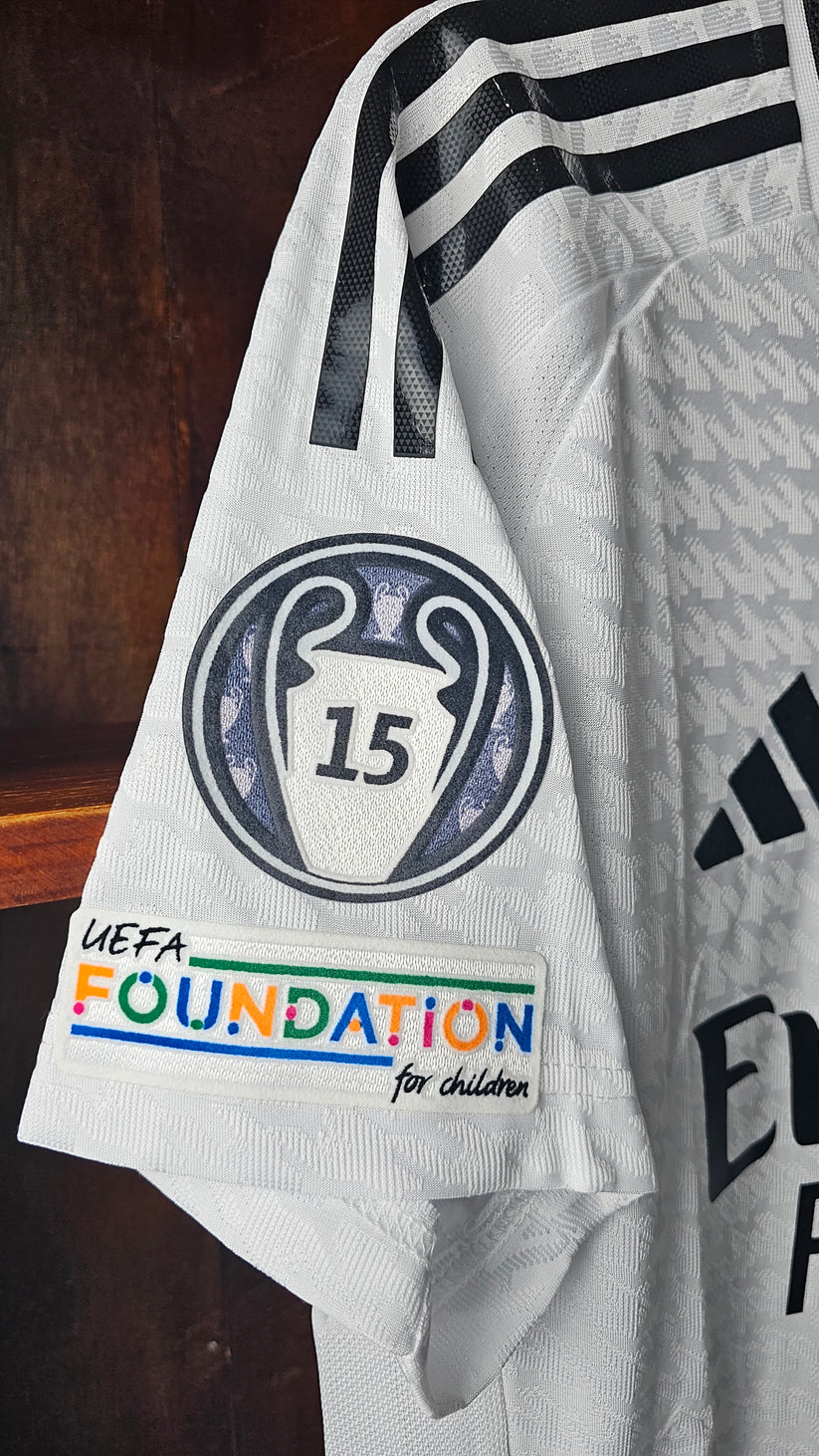 Real Madrid 2023/24 – Primera Equipación (Casa).