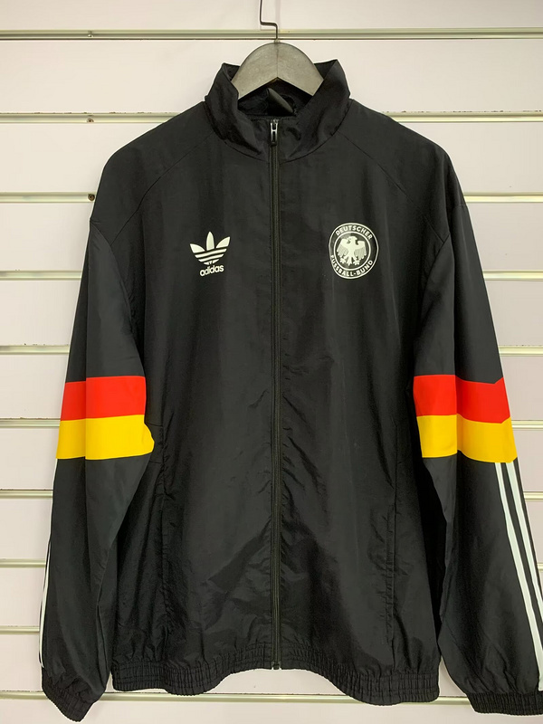 💨🧥 Cortavientos Adidas — Deutschland drip, viento en pausa