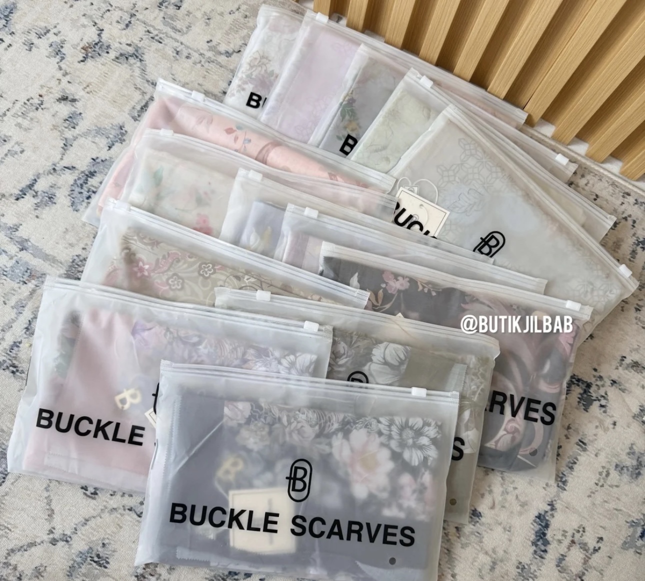 (10 pcs) Hijab Motif Buckle Scarves with Pouch