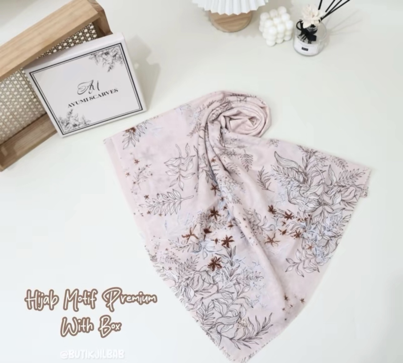 Hijab Motif With Box by Ayumi Scarves