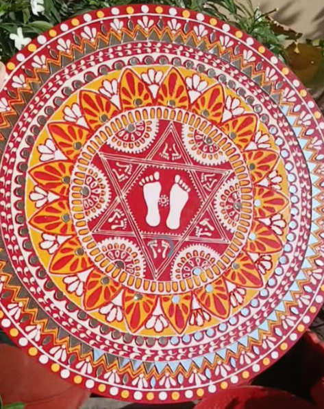 Hand-painted Decorative Plate with Feet Motif| MDFbase 12'inch