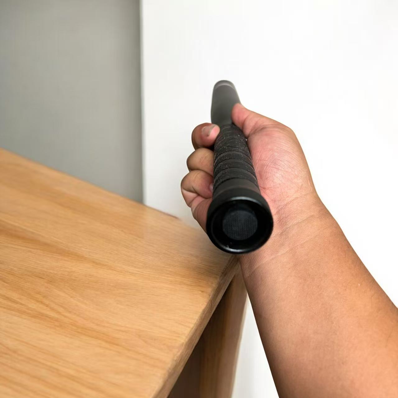 YJ-09 Extended Baseball Bat Electric Shock Device with Strong Flashlight and Stun Function