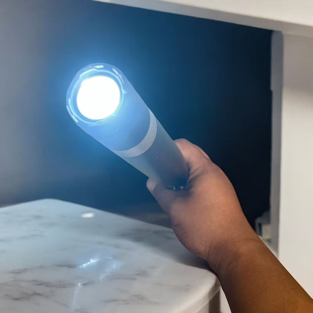 YJ-09 Extended Baseball Bat Electric Shock Device with Strong Flashlight and Stun Function