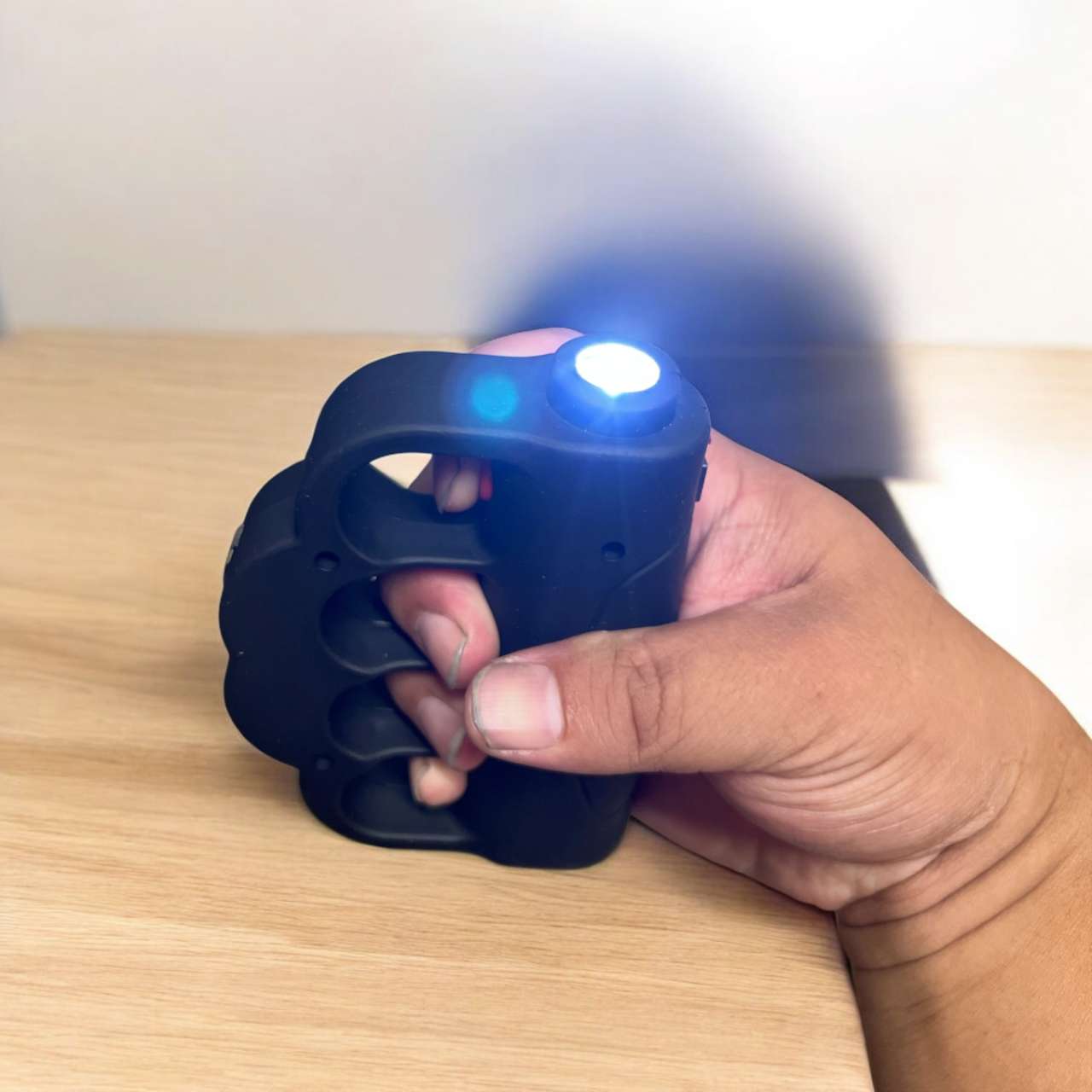 Five-Finger Stun Device