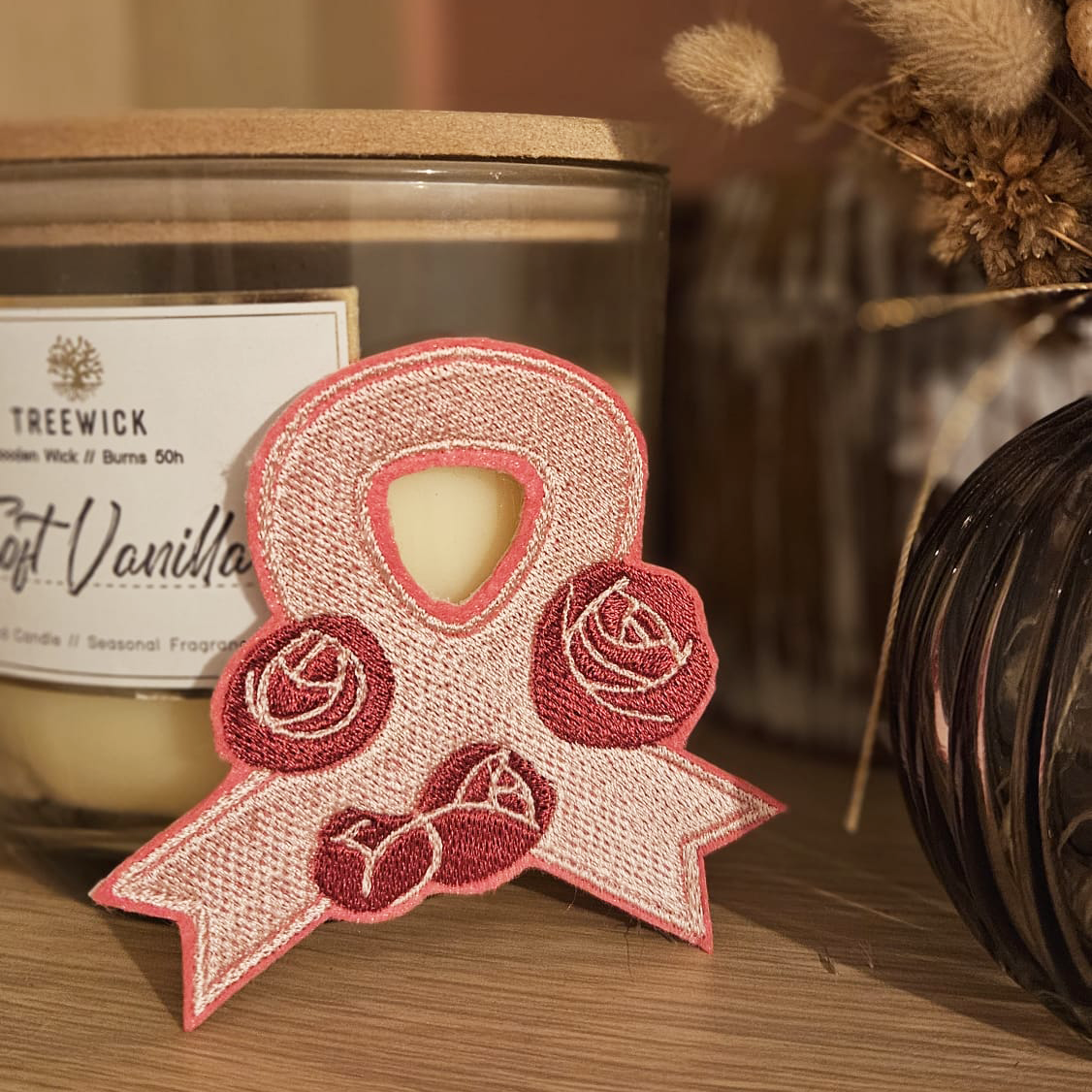 Écusson brodé rose