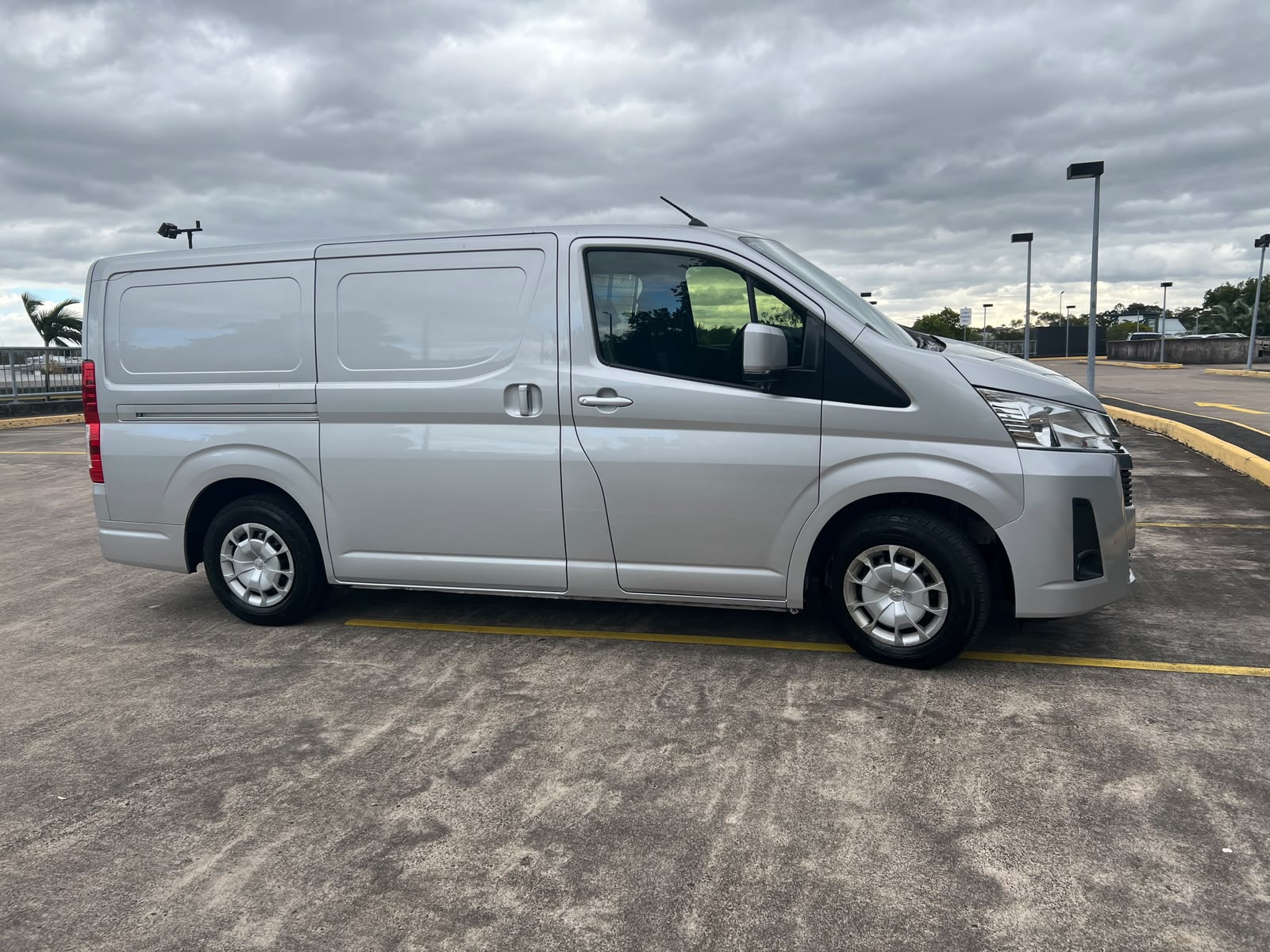 2021 Toyota Hiace 