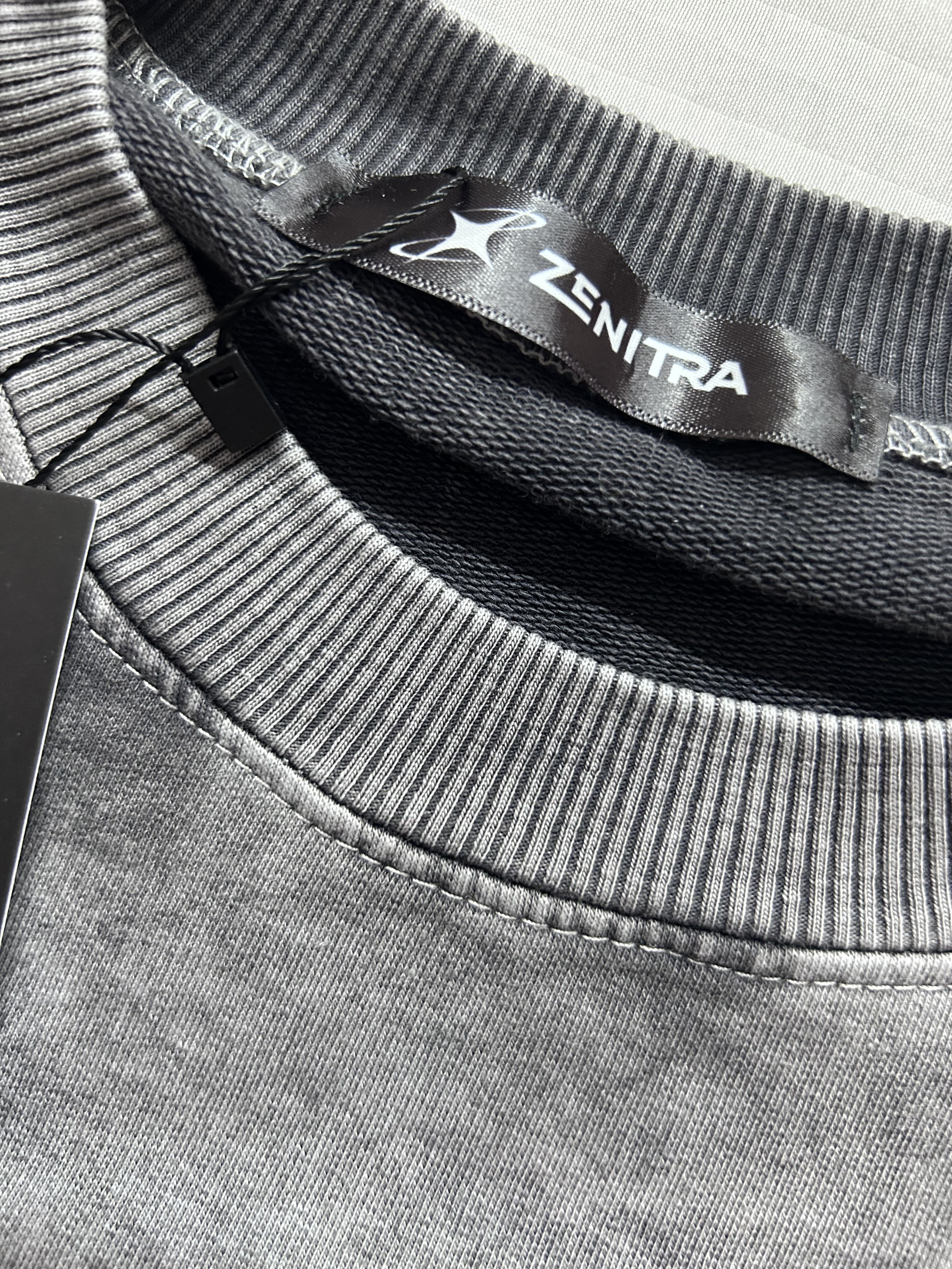 Camiseta "BLEAK" GRIS Zenitra