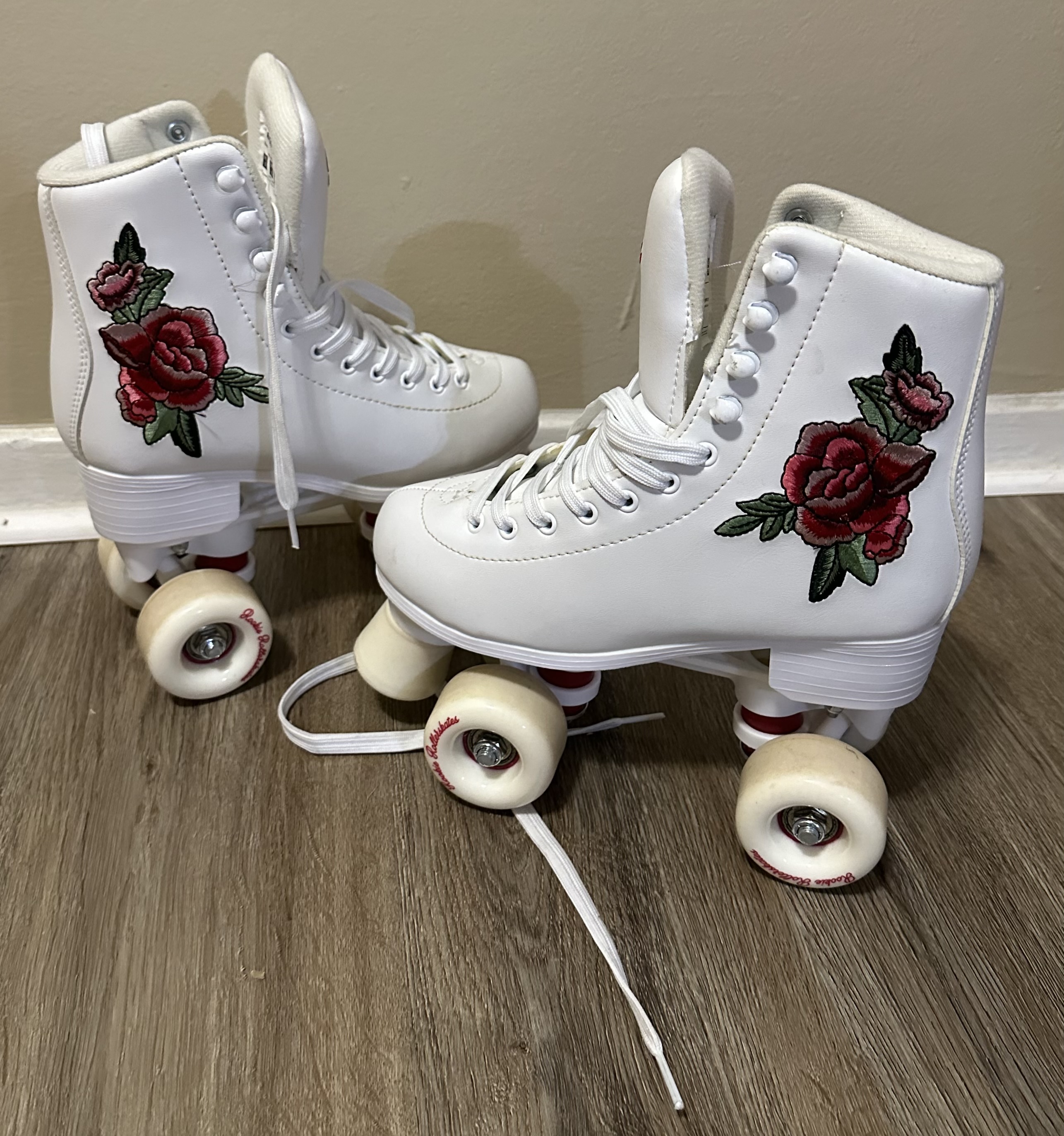 White Roller Skates with Rose Embroidery US 8