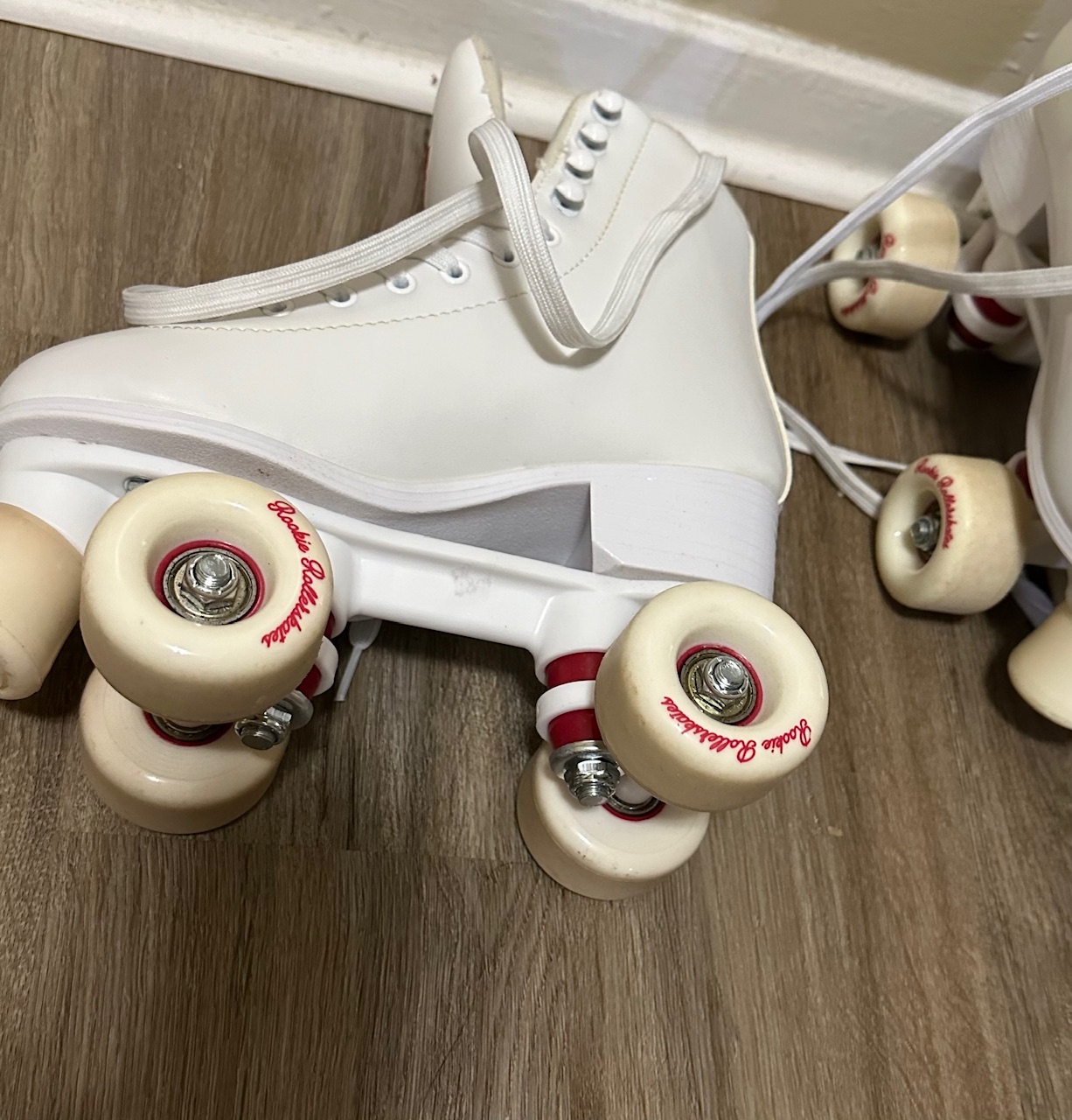 White Roller Skates with Rose Embroidery US 8