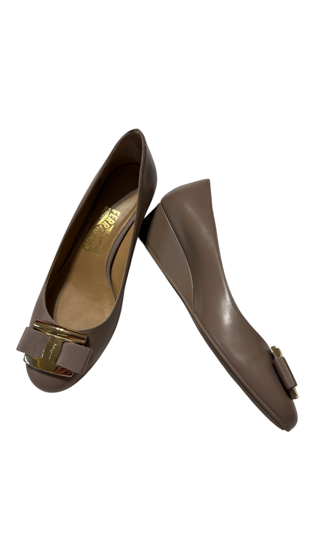Salvatore Ferragamo Women's Wedge Size 38