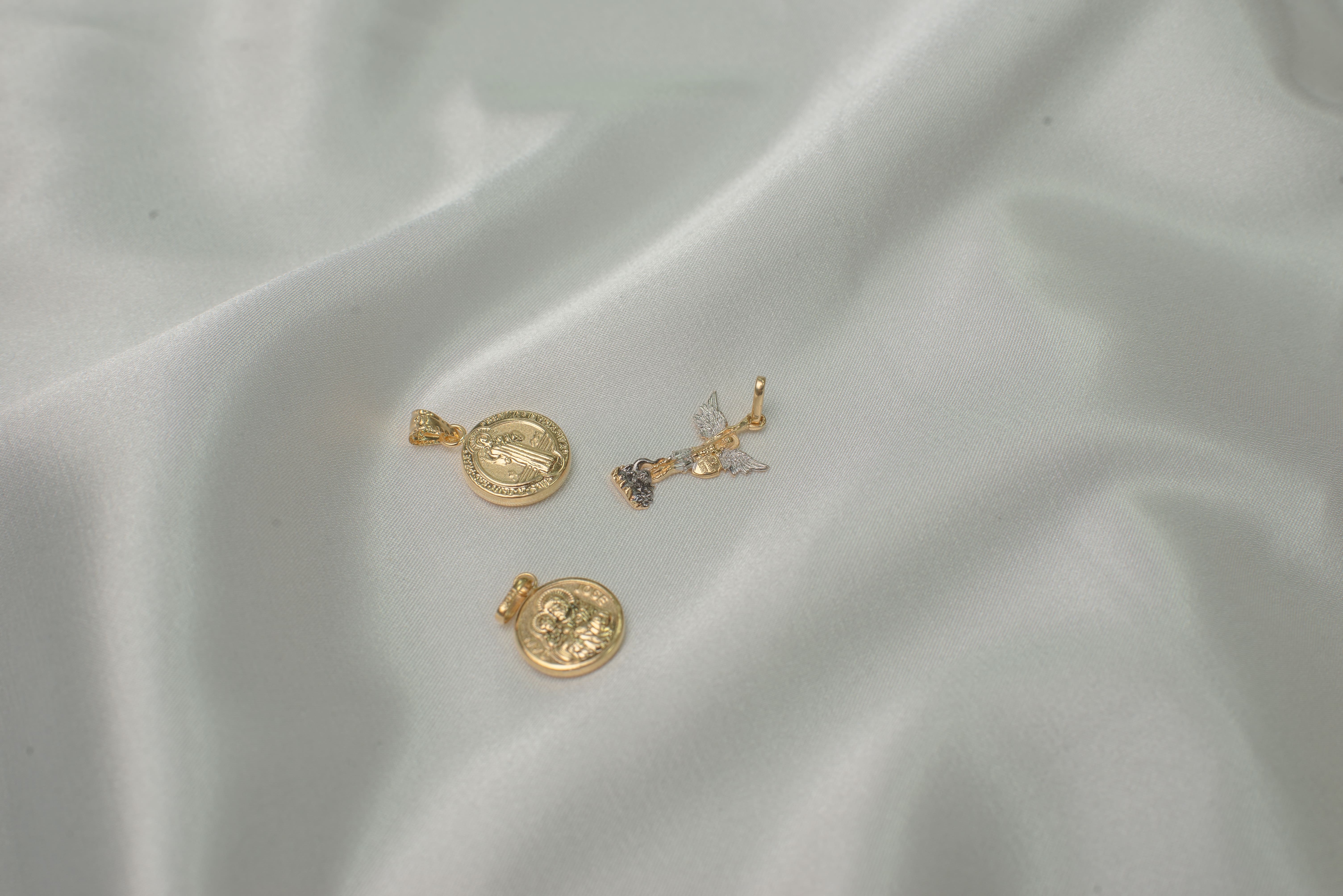 Dijes Arcangel San miguel  - San Benito - Sagrada familia