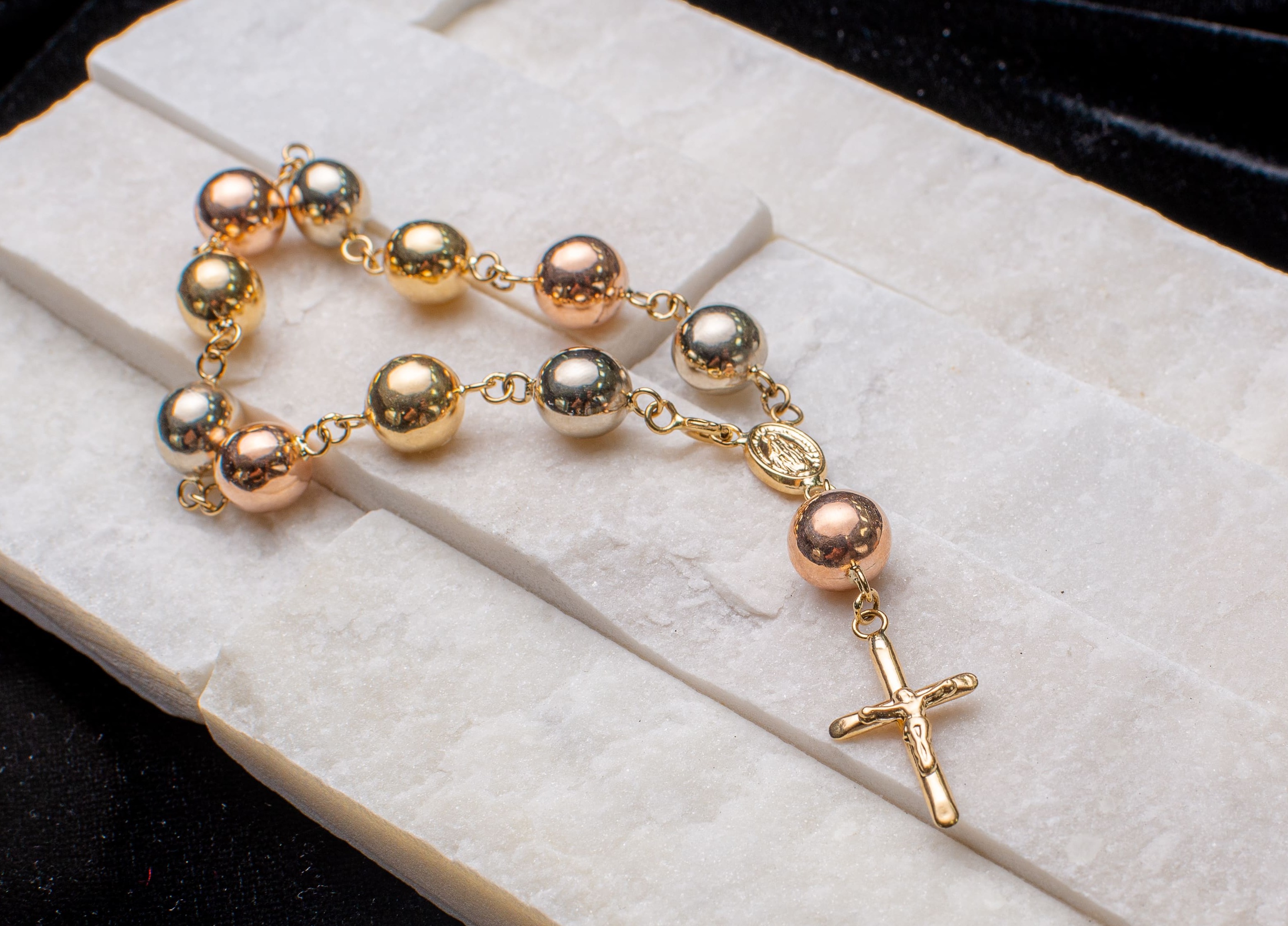 Denario Tres Oros Esferas Grandes Oro 18K