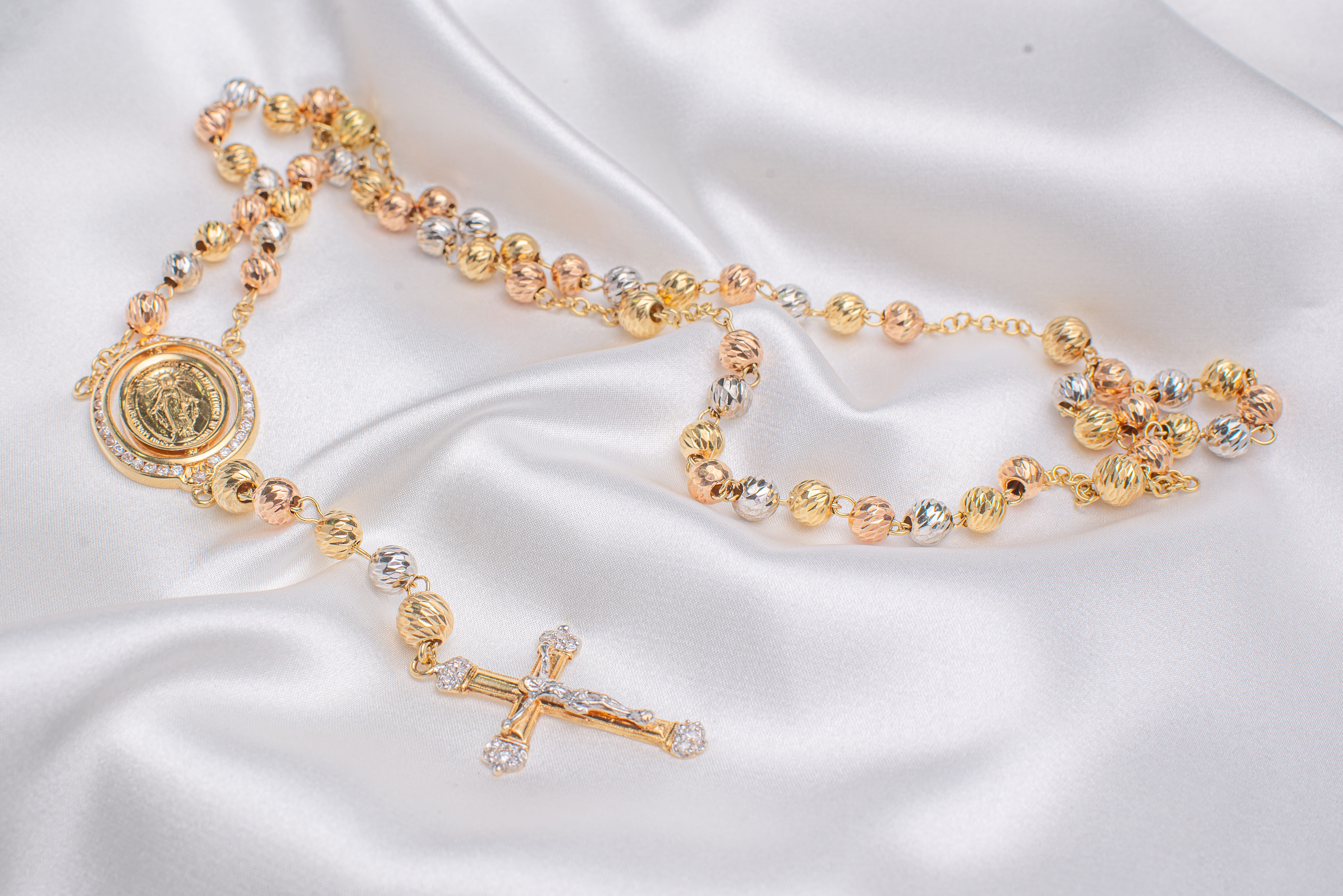 Rosario Tres Oros Grande Esferas Texturizadas Oro 18K