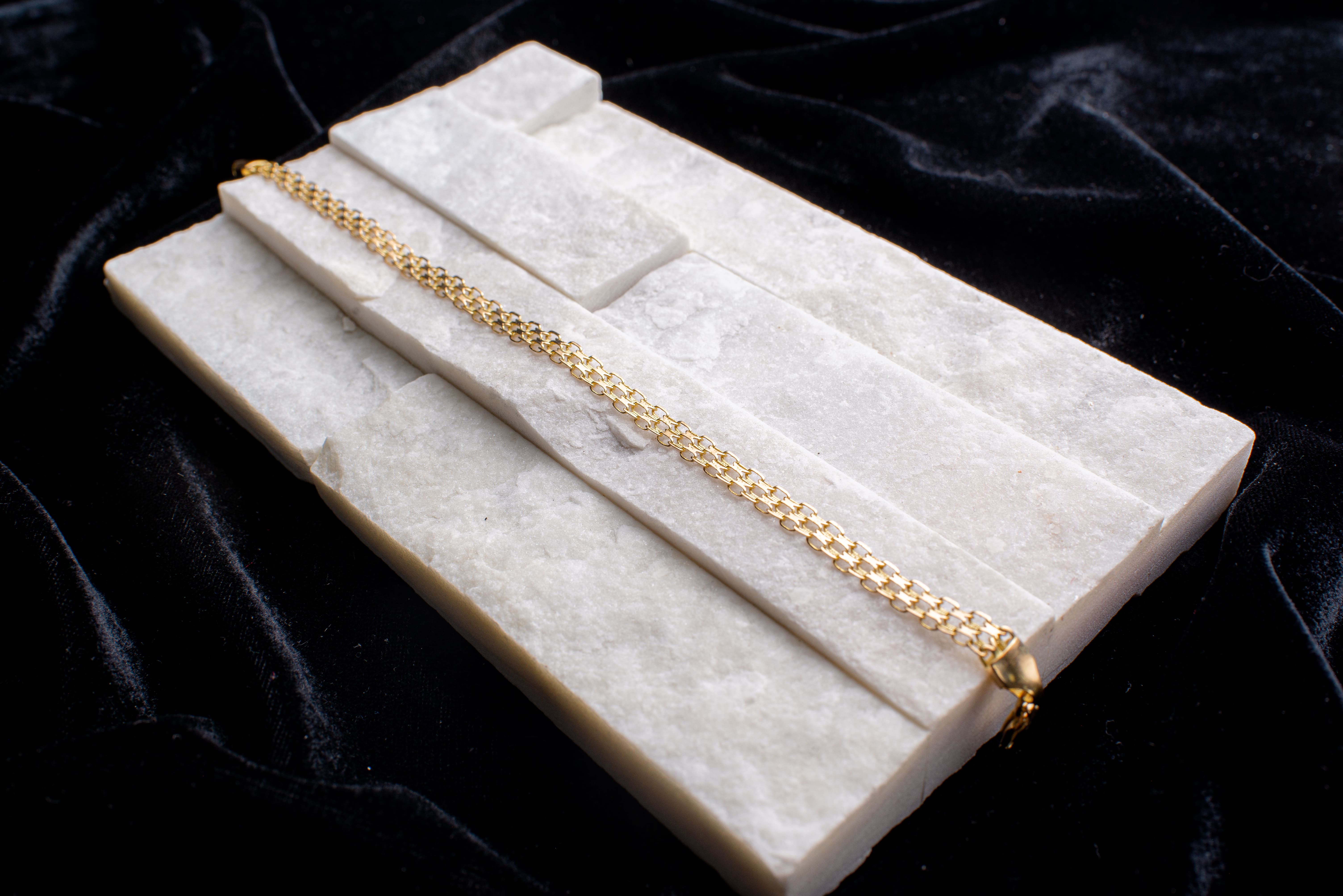 Pulsera Chino Oro 18K Elegante Atemporal