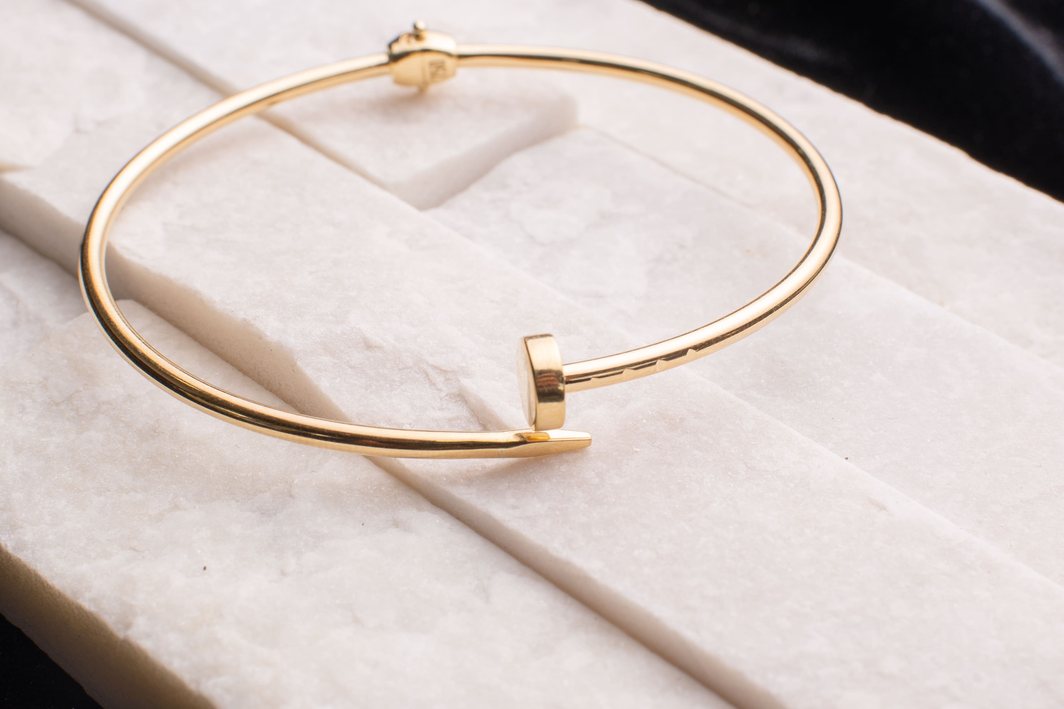 Aro Clavo Cartier Oro 18K Clásico