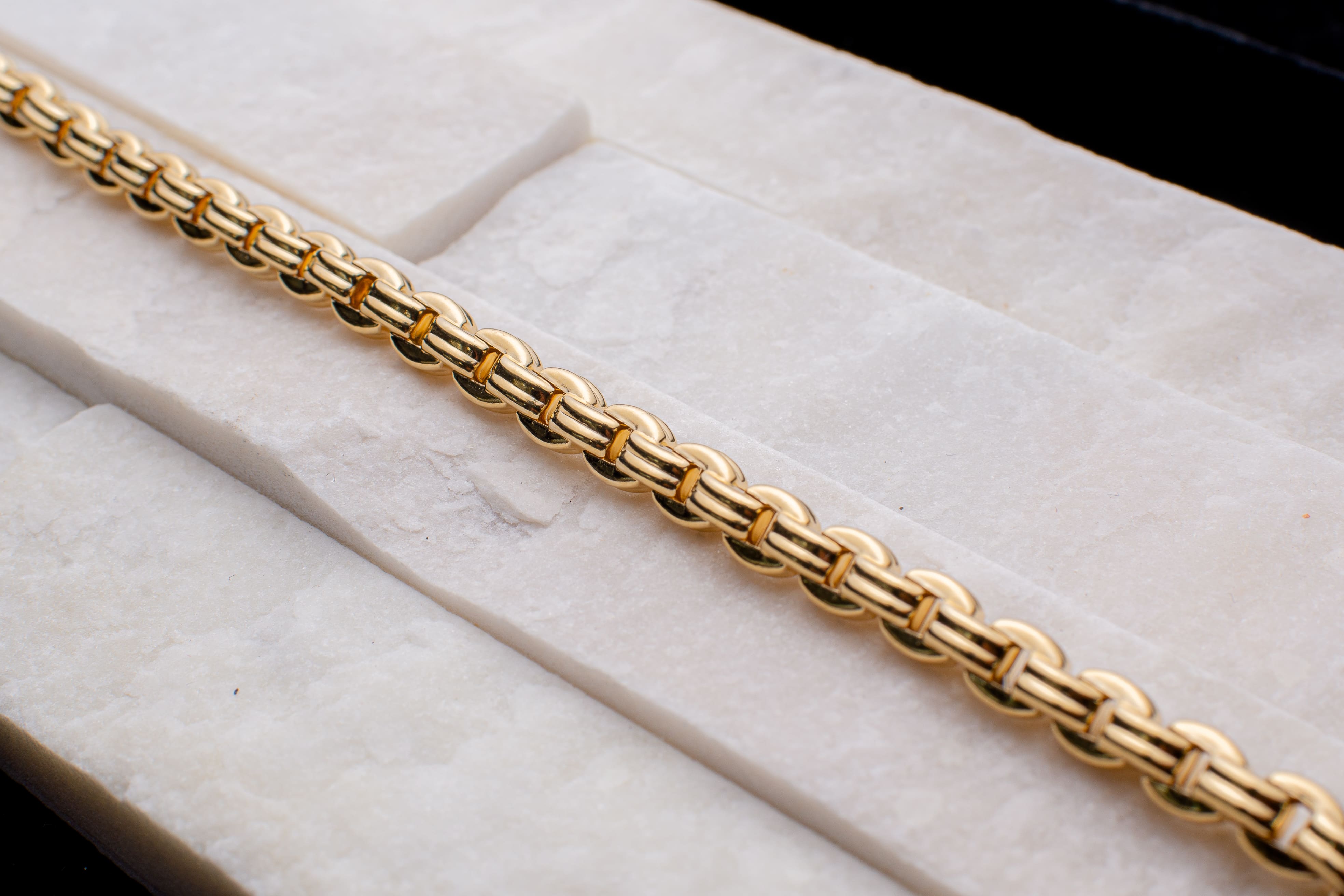 Pulsera de Eslabones especiales Oro 18K Moderna