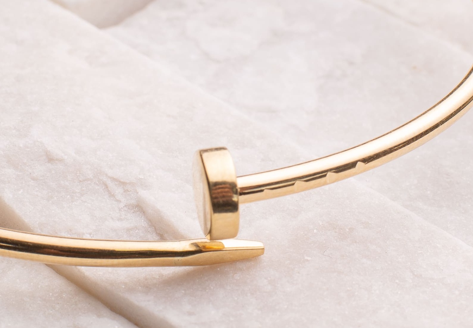 Aro Clavo Cartier Oro 18K Clásico