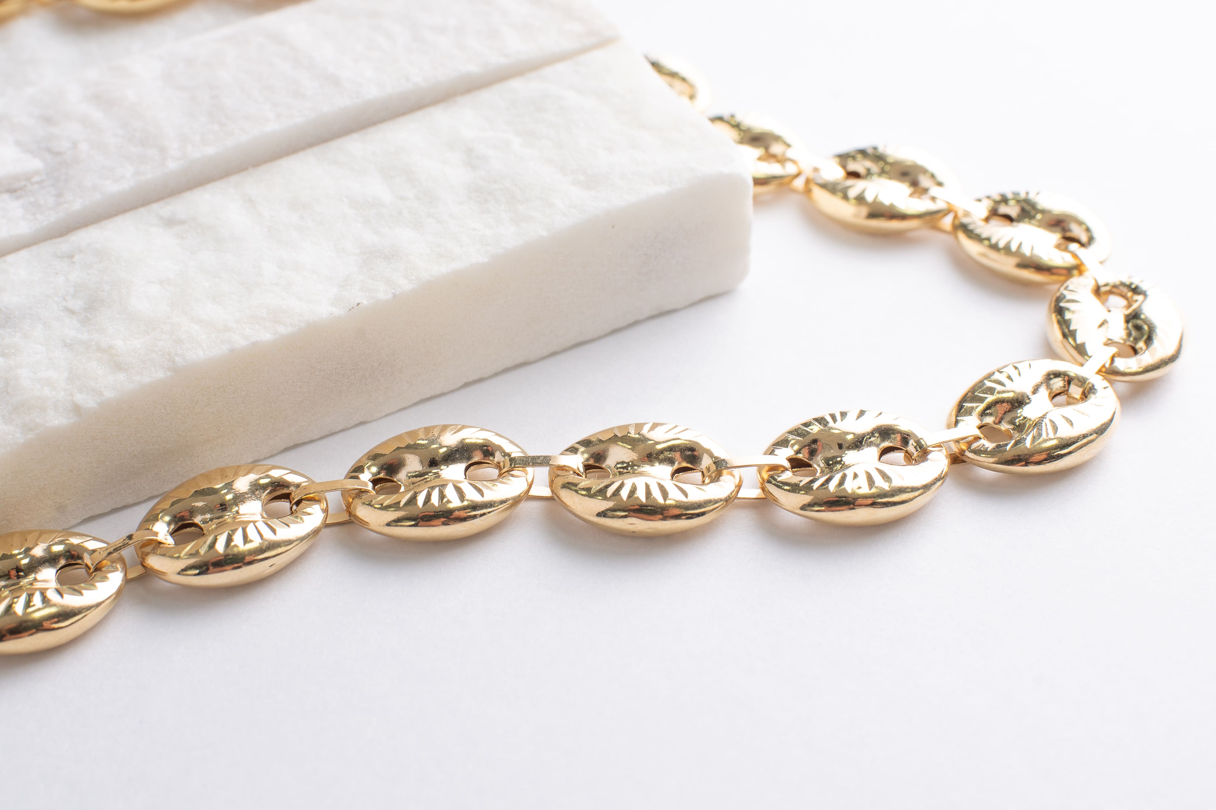 Cadena Gucci Diamantada Gran Formato Oro 18K Macizo