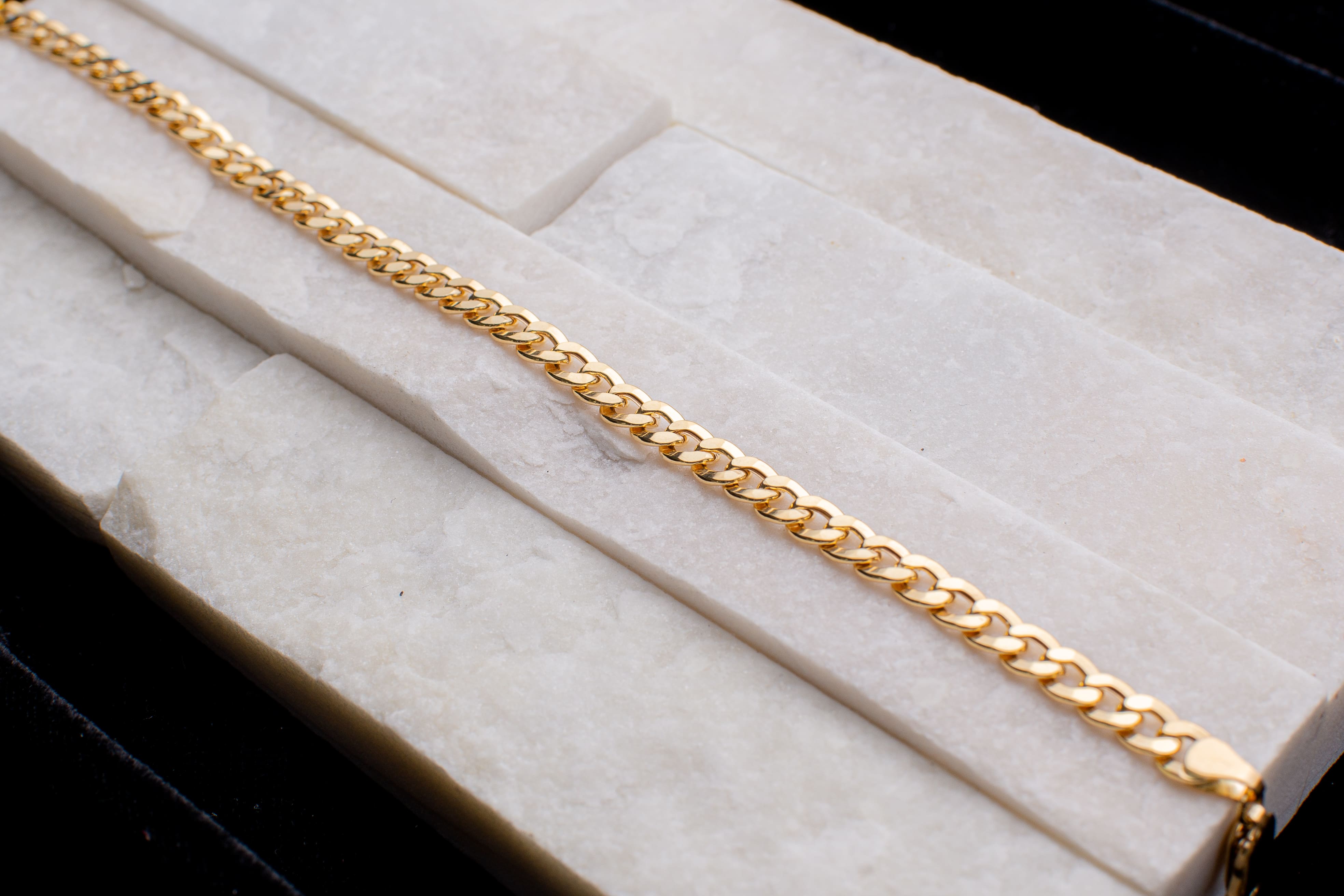 Pulsera Cubana Oro 18K Versátil