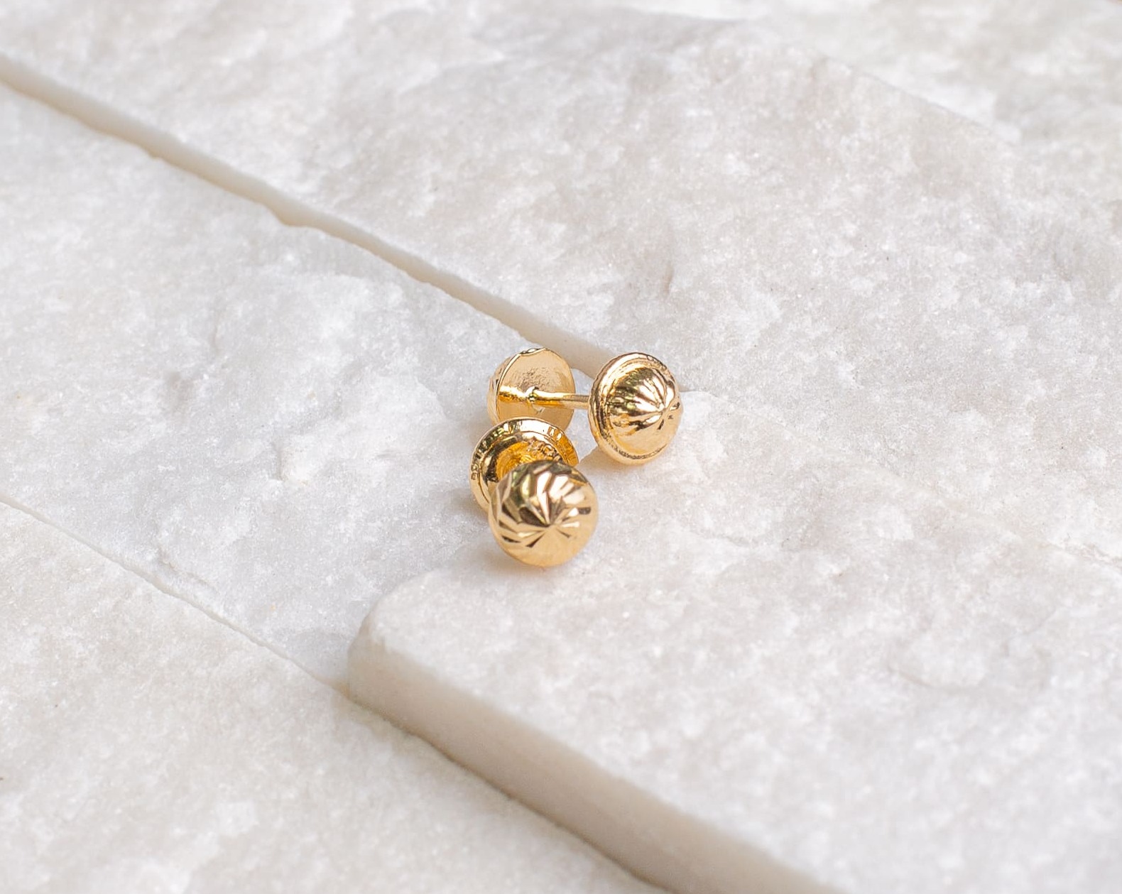 Topo Texturizado Oro 18K Atemporal