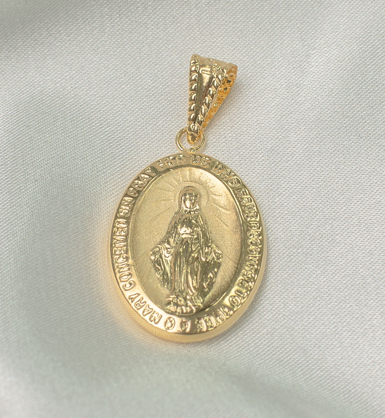 Dijes Virgen milagrosa y Virgen del carmen 