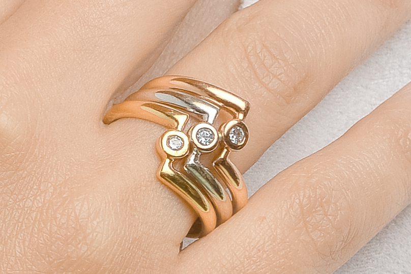 Anillo 3 oros en lineas con brillantes Sofisticada