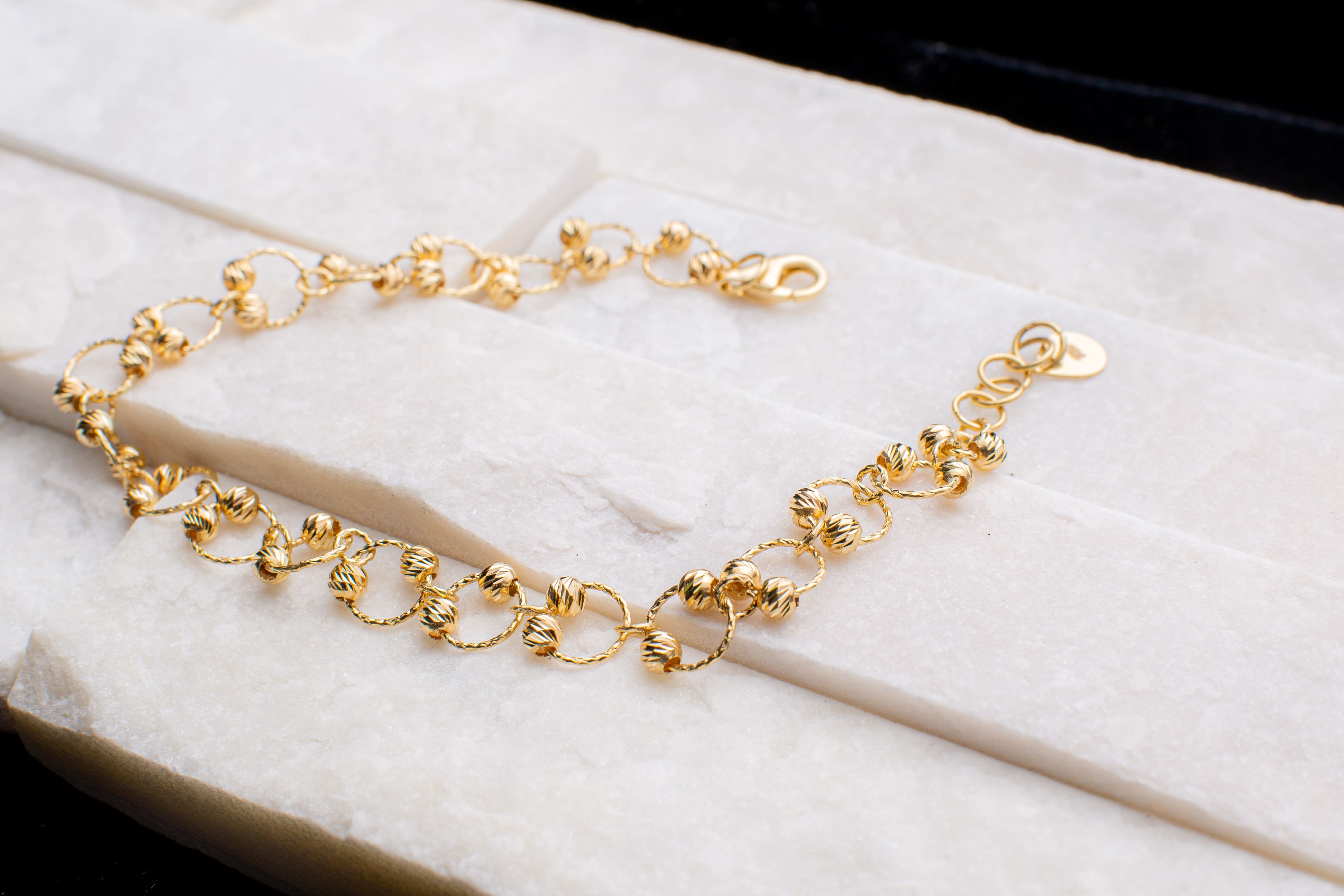 Pulsera Especial Diamantada Aros y Esferas Oro 18K