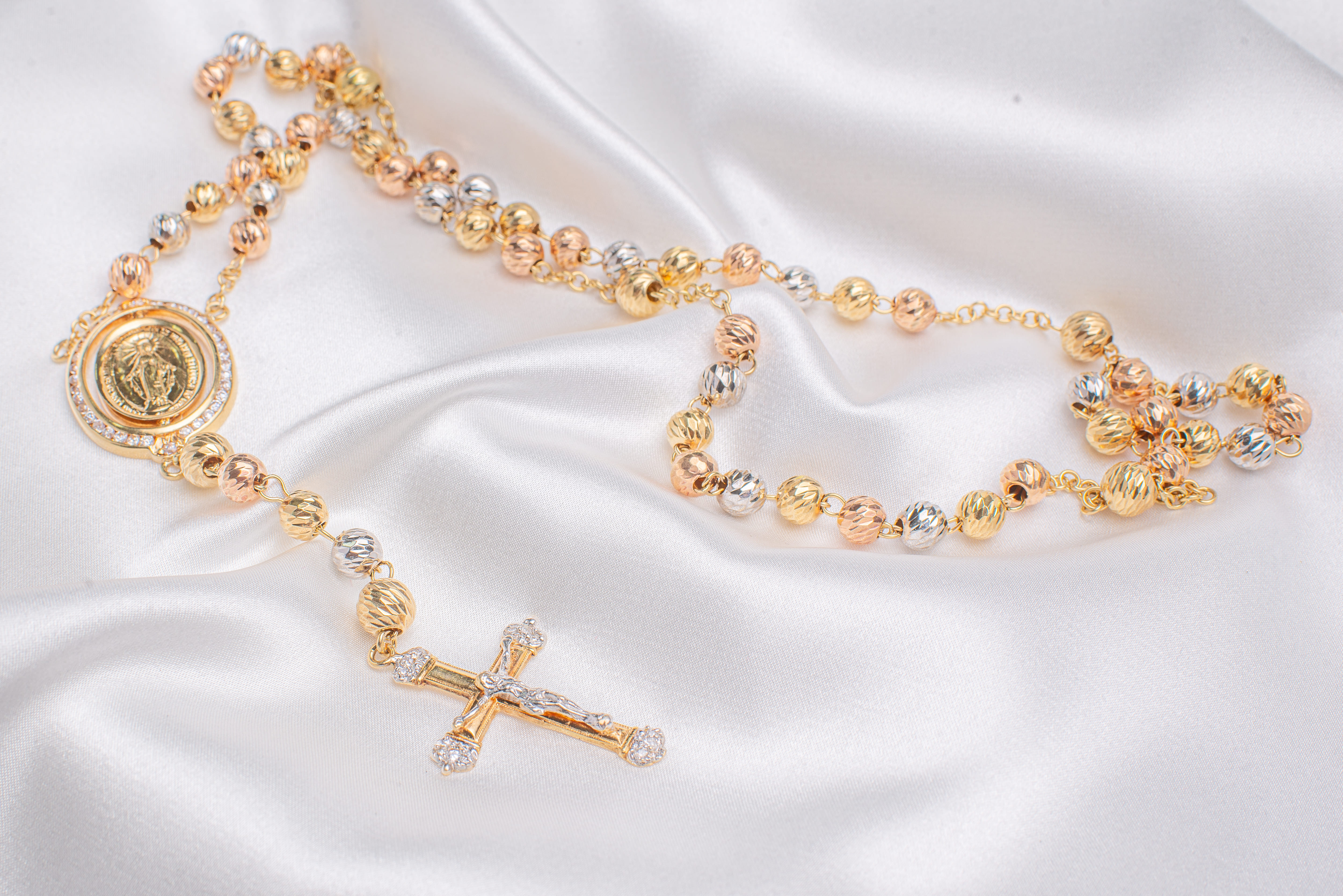 Rosario Tres Oros Grande Esferas Texturizadas Oro 18K