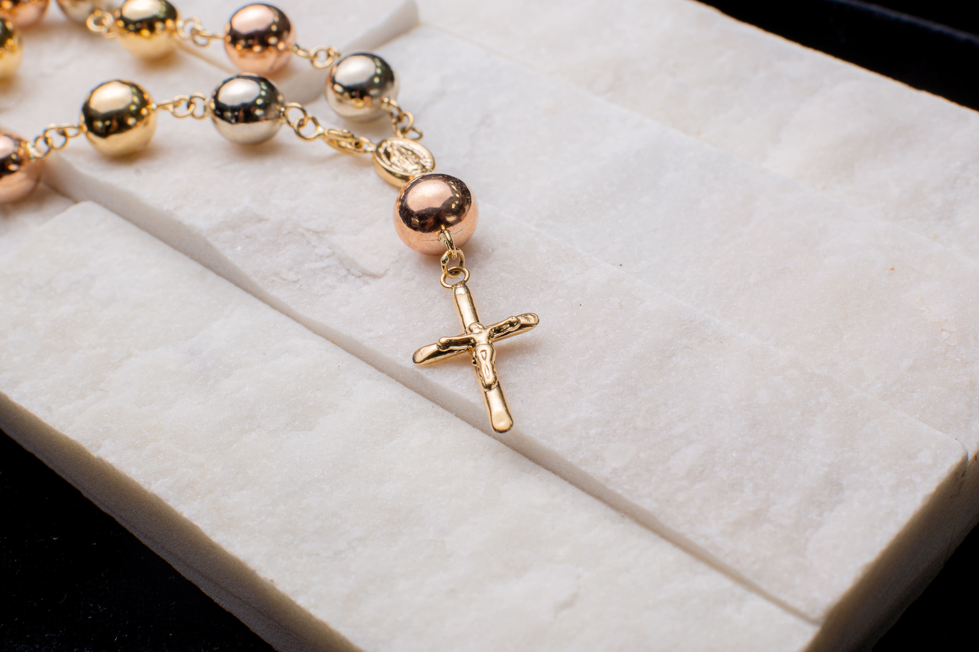 Denario Tres Oros Esferas Grandes Oro 18K