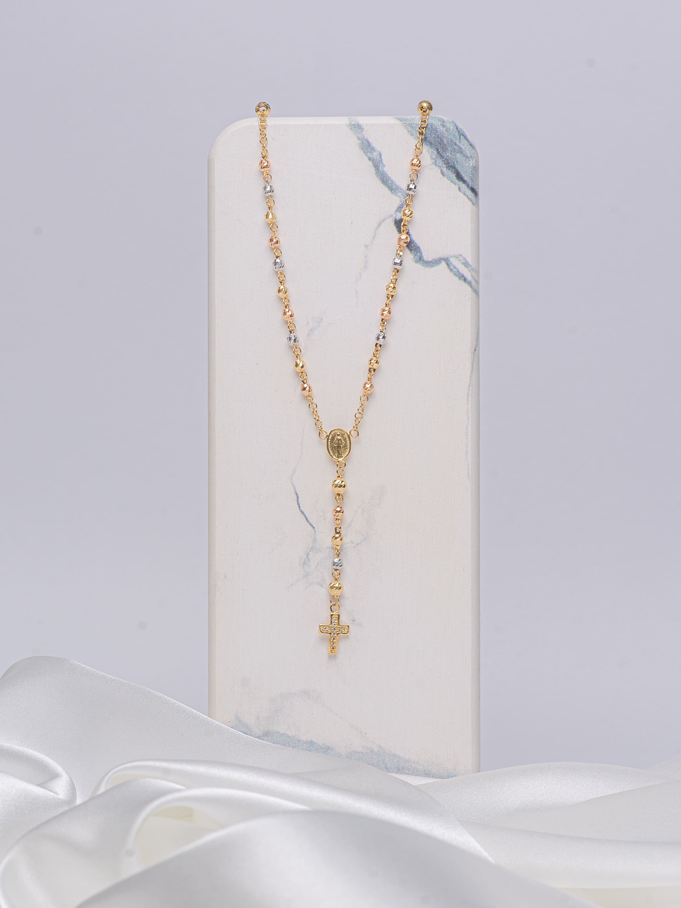 Rosario Tres Oros Delgado Esferas Texturizadas Oro 18K