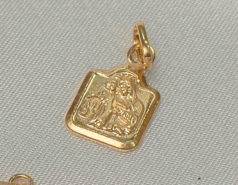 Dijes Virgen milagrosa y Virgen del carmen 