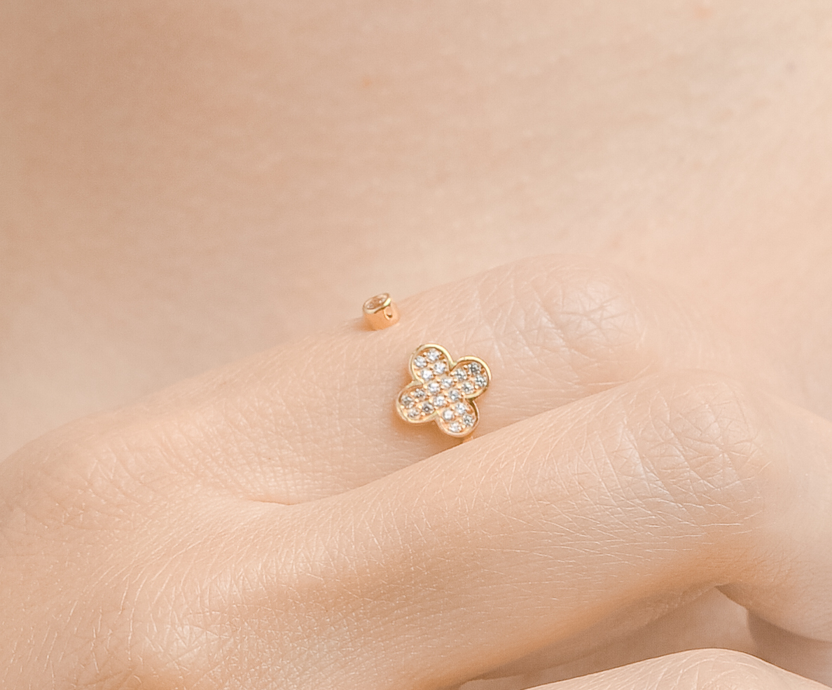 Anillo Trebol y punto espaciado