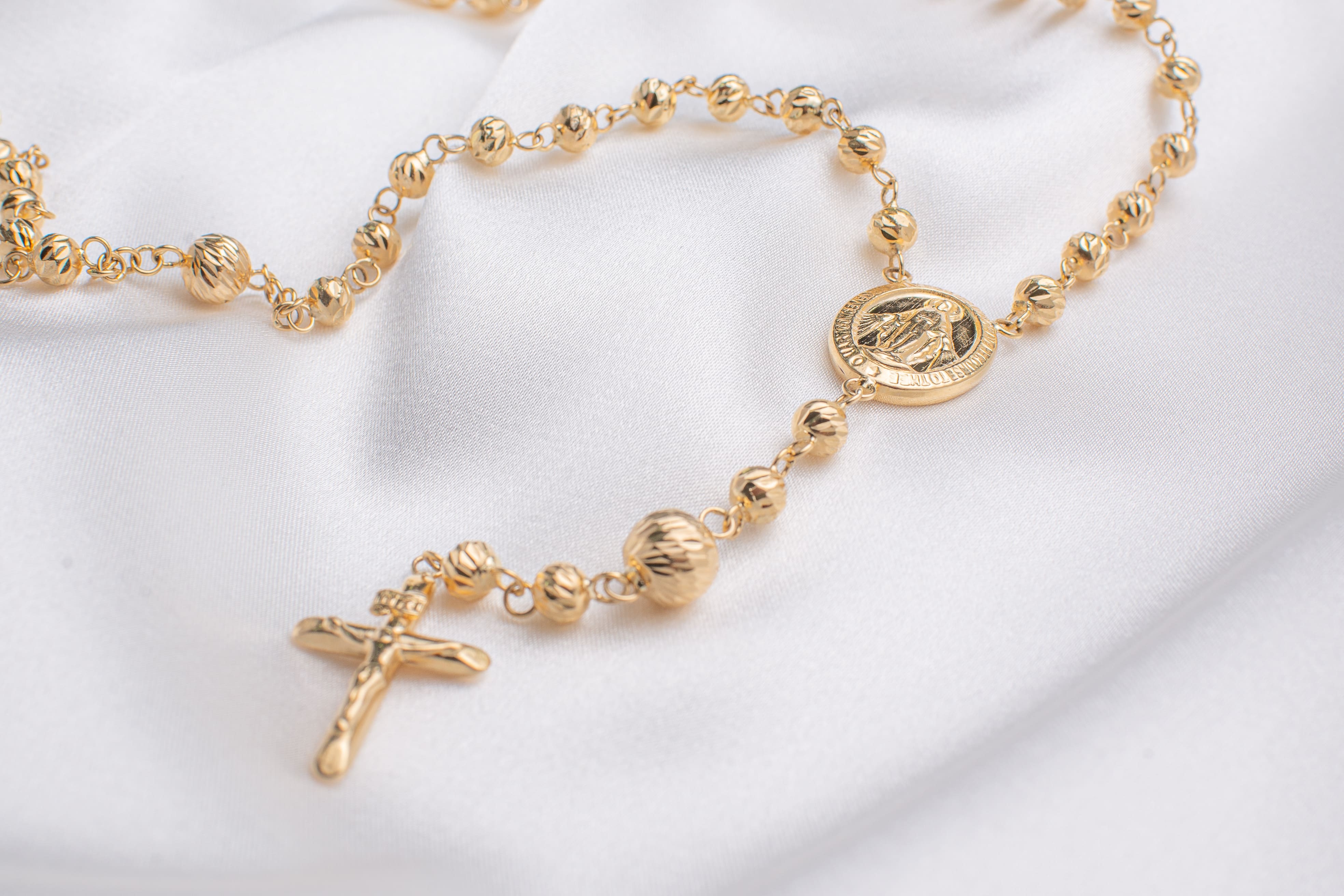 Rosario Oro Amarillo Mediano Esferas Texturizadas 18K