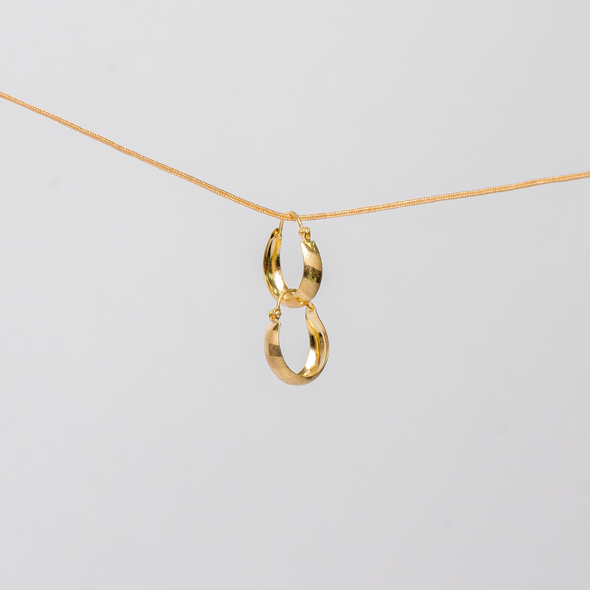 Candongas Ovaladas anchas Oro 18K Sofisticada