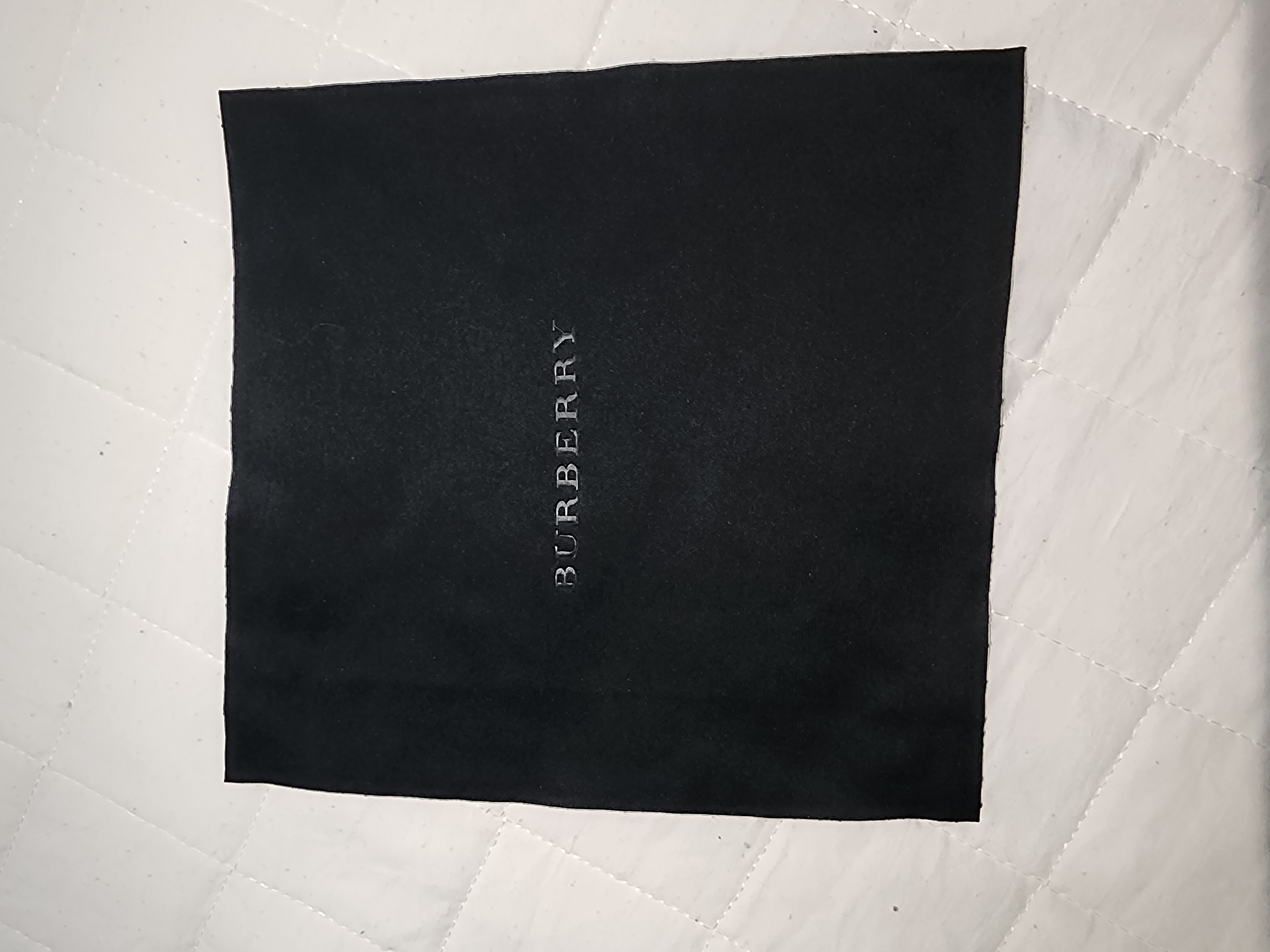 Burberry Sunglasses - CERTIFIED AUTHENTIC - Model 4308 - Women -