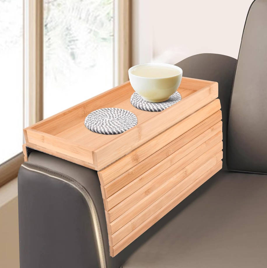 Mesa plegable antideslizante para reposabrazos de sofá, ideal para bebidas, aperitivos, teléfono, control remoto, fácil de usar y almacenar en cualquier lugar (color madera)