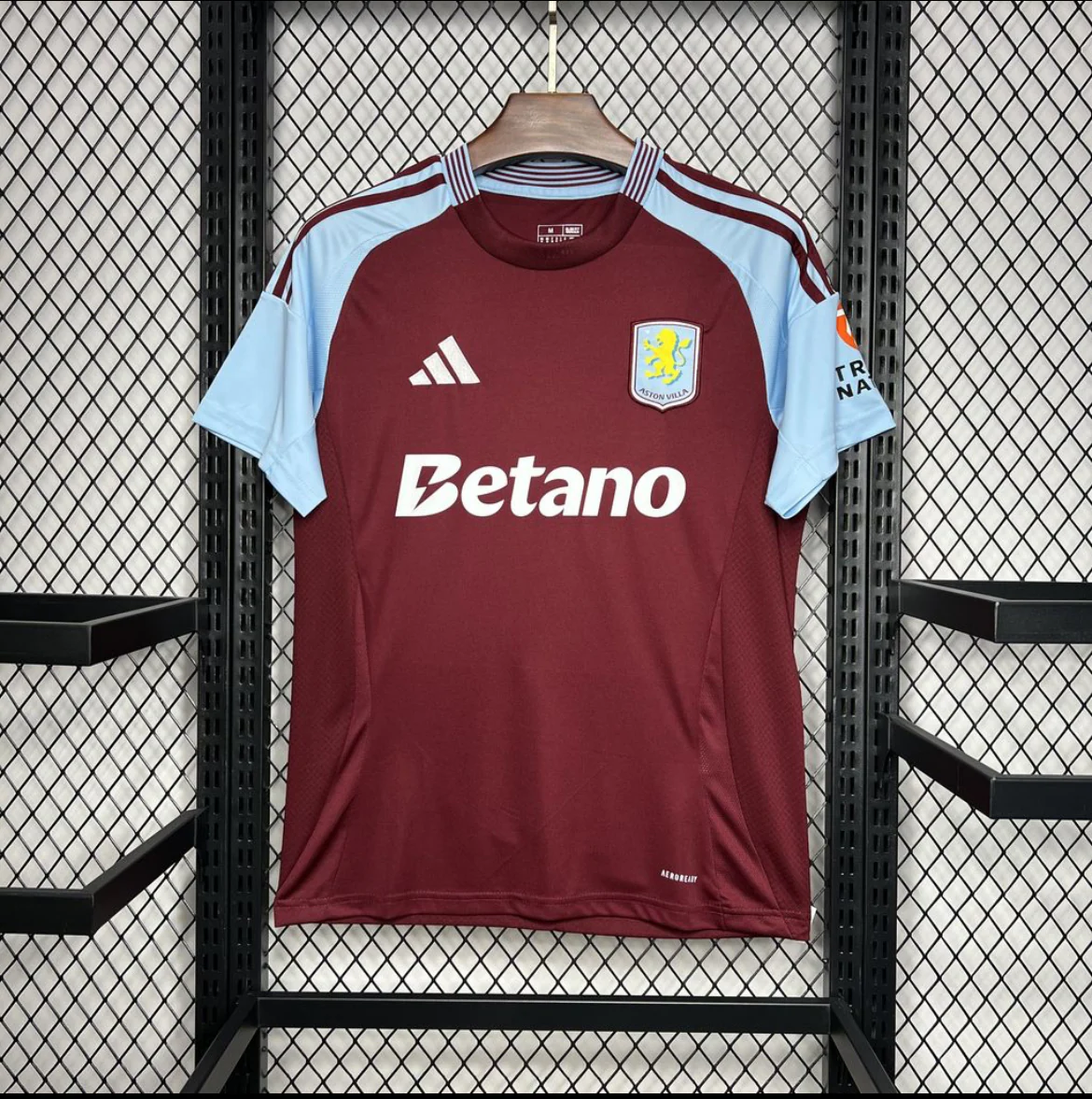 Aston Villa 2025 domicile
