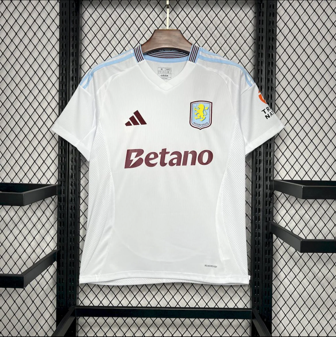 Aston Villa 2025 extérieur